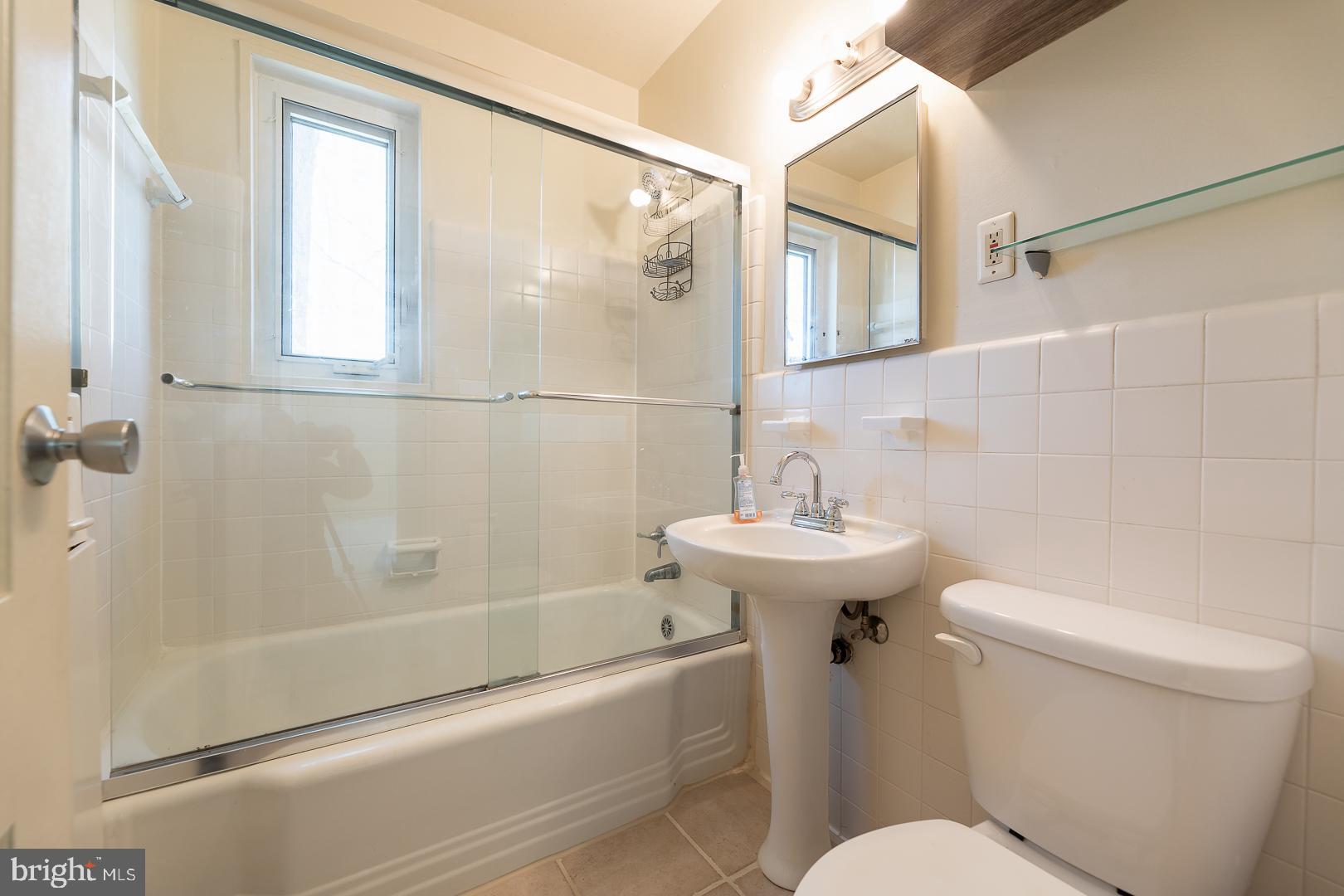 PARKSIDE CONDOMINIUMS - Residential Lease