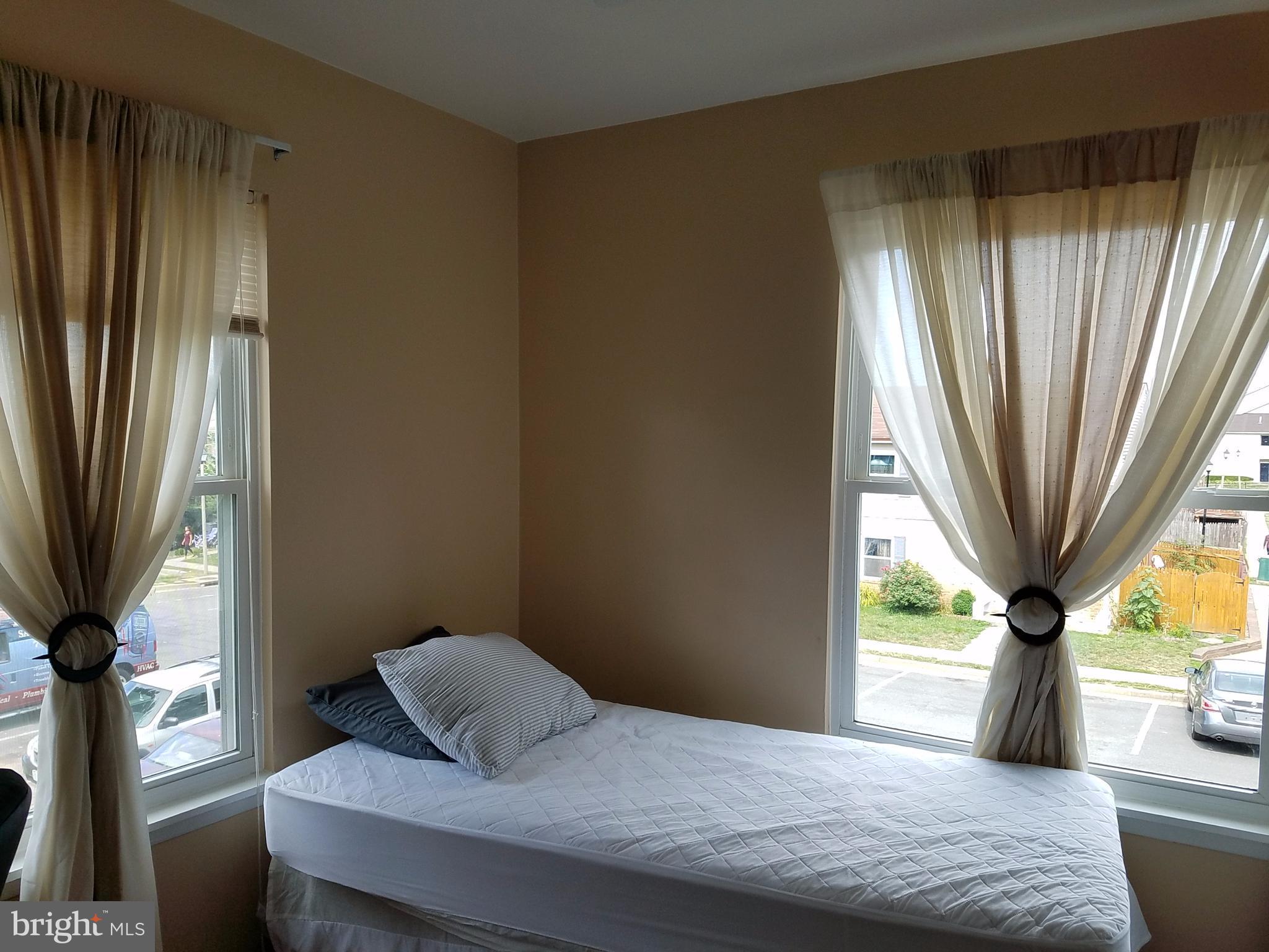 HERITAGE SQUARE - Residential