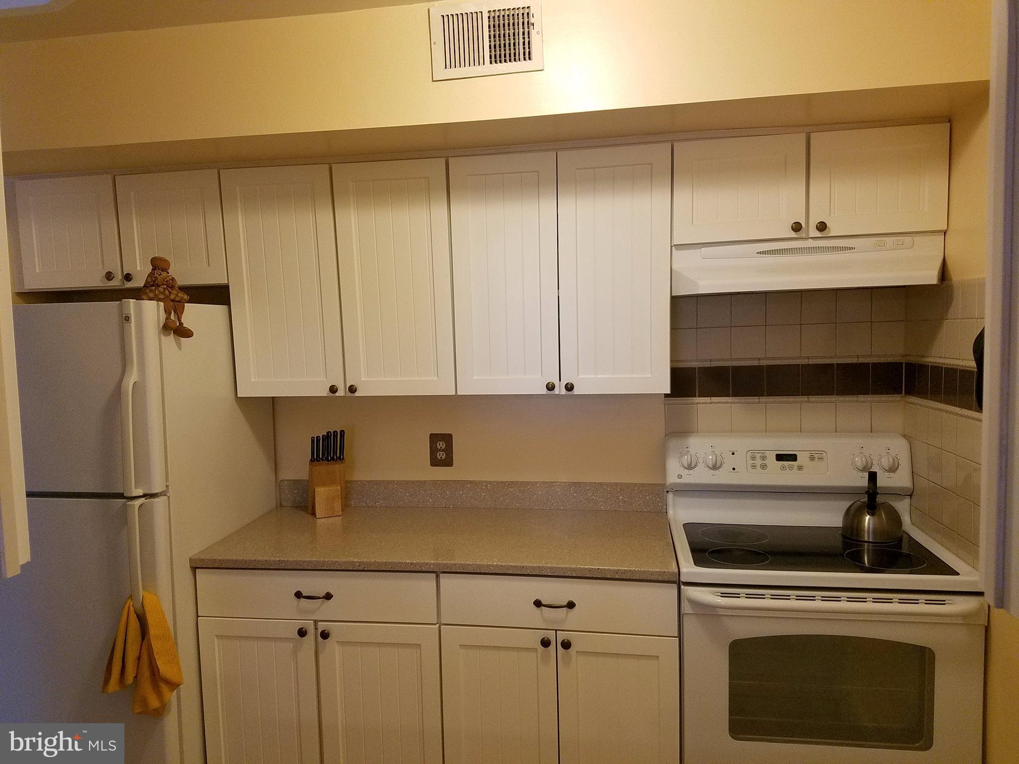 HERITAGE SQUARE - Residential