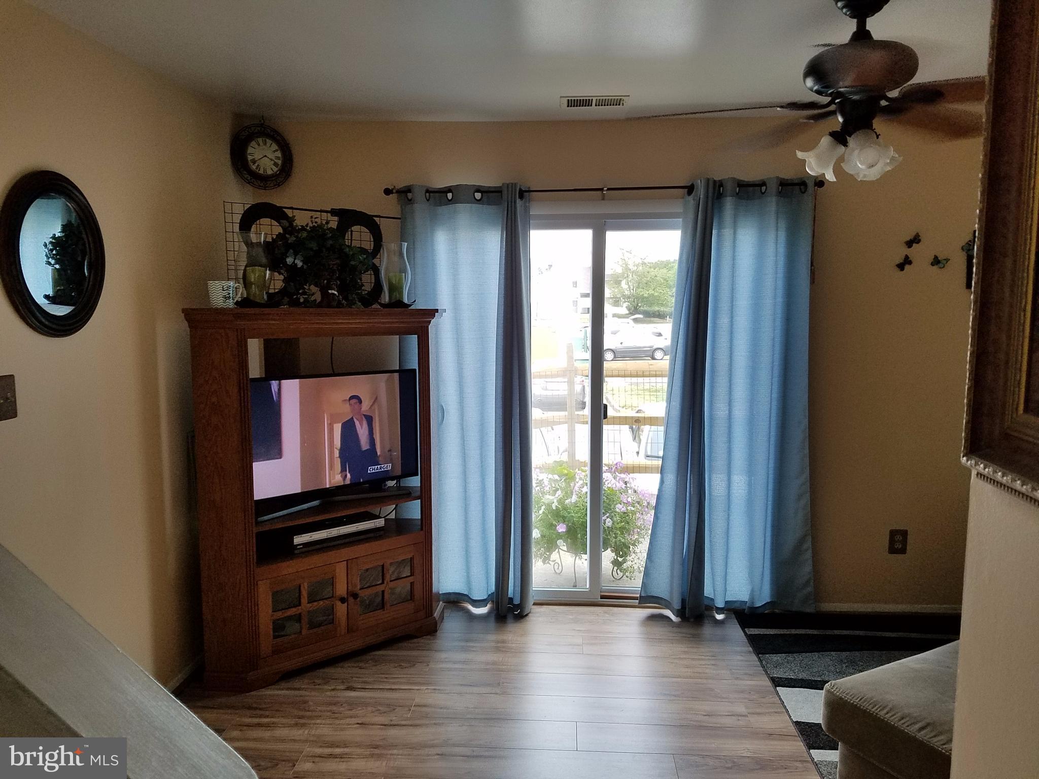 HERITAGE SQUARE - Residential