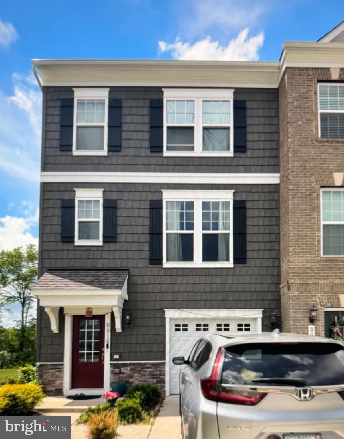 Beautiful End unit Townhouse with one car garage.