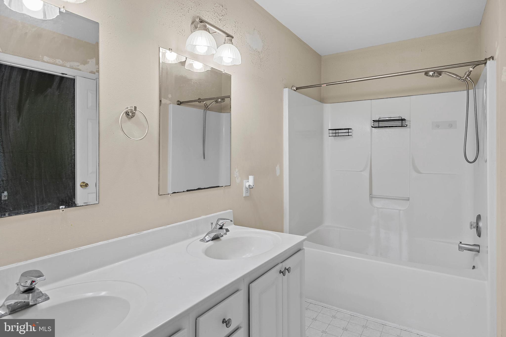 WOODFIELD - Residential