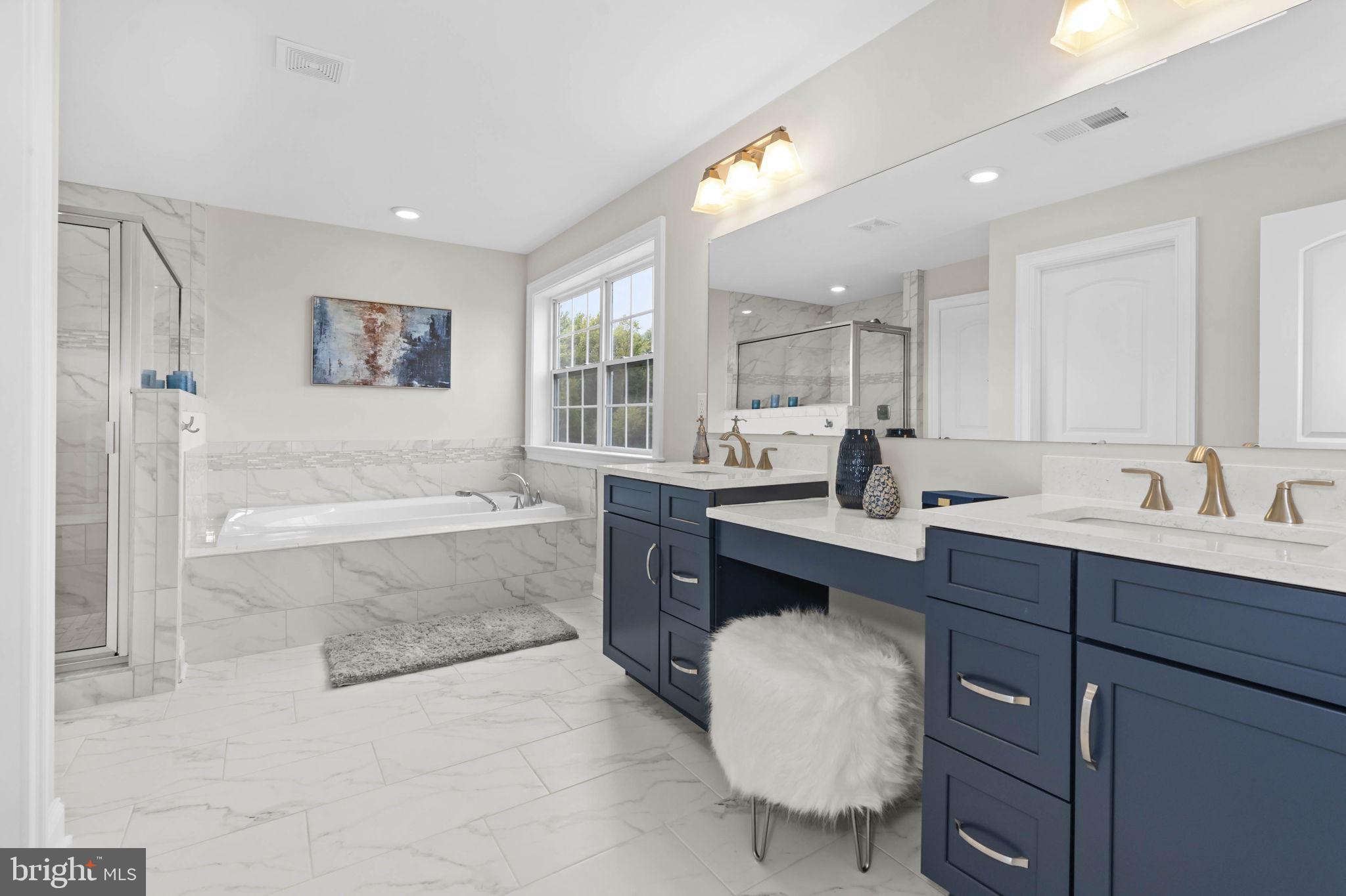 HIDDEN BROOK - Residential