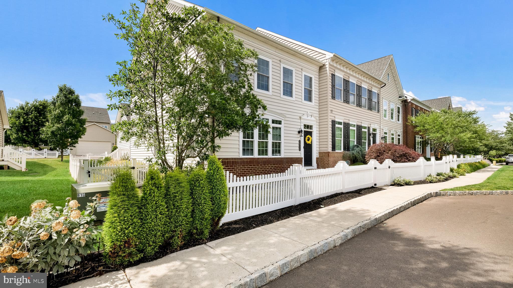 CARRIAGE HILL - Residential