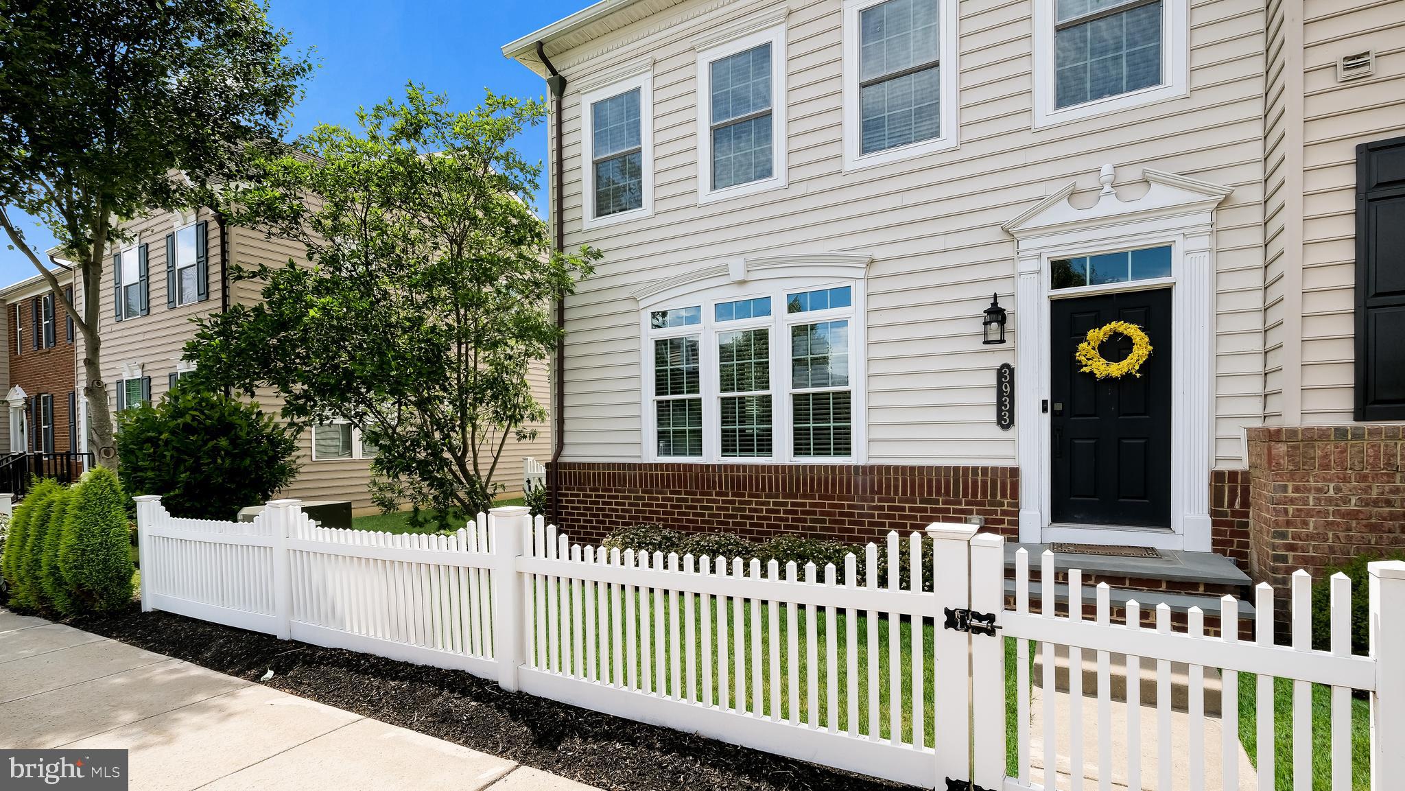 CARRIAGE HILL - Residential