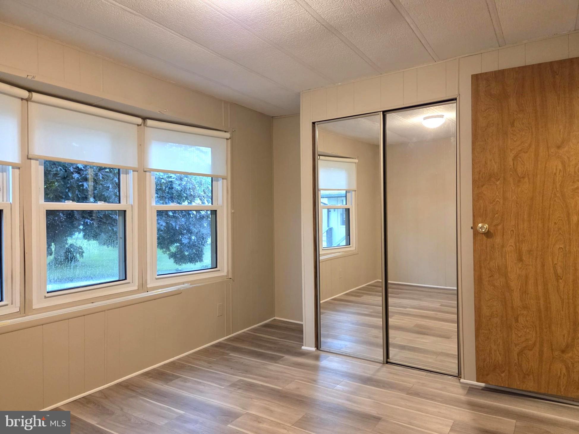 COUNTRY MANOR FARMS - Residential
