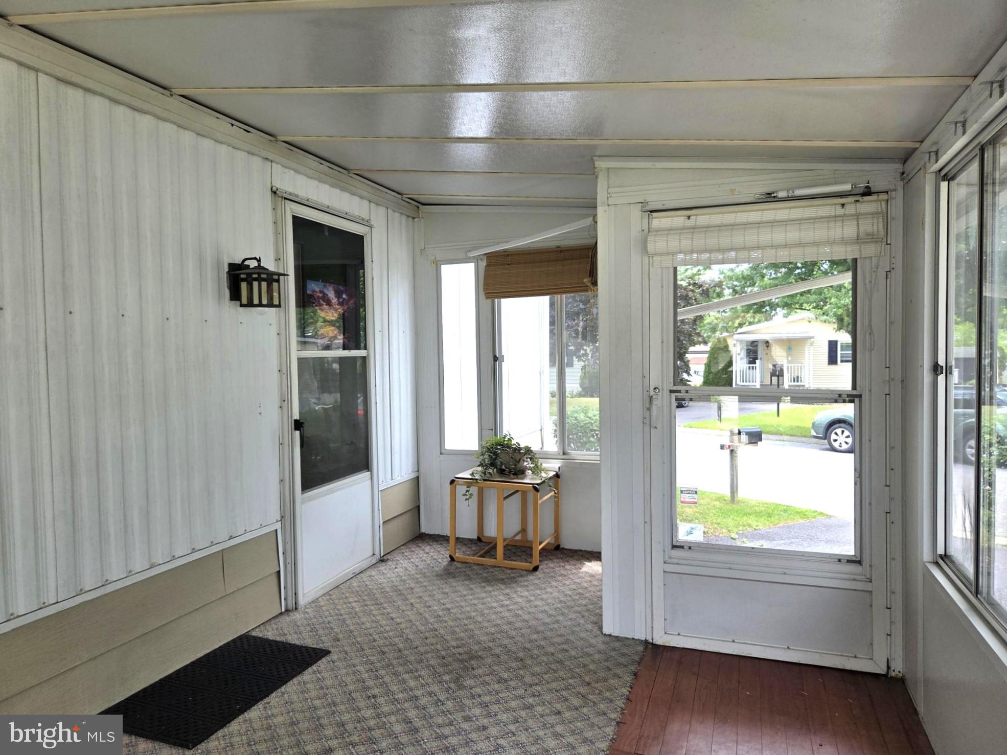 COUNTRY MANOR FARMS - Residential