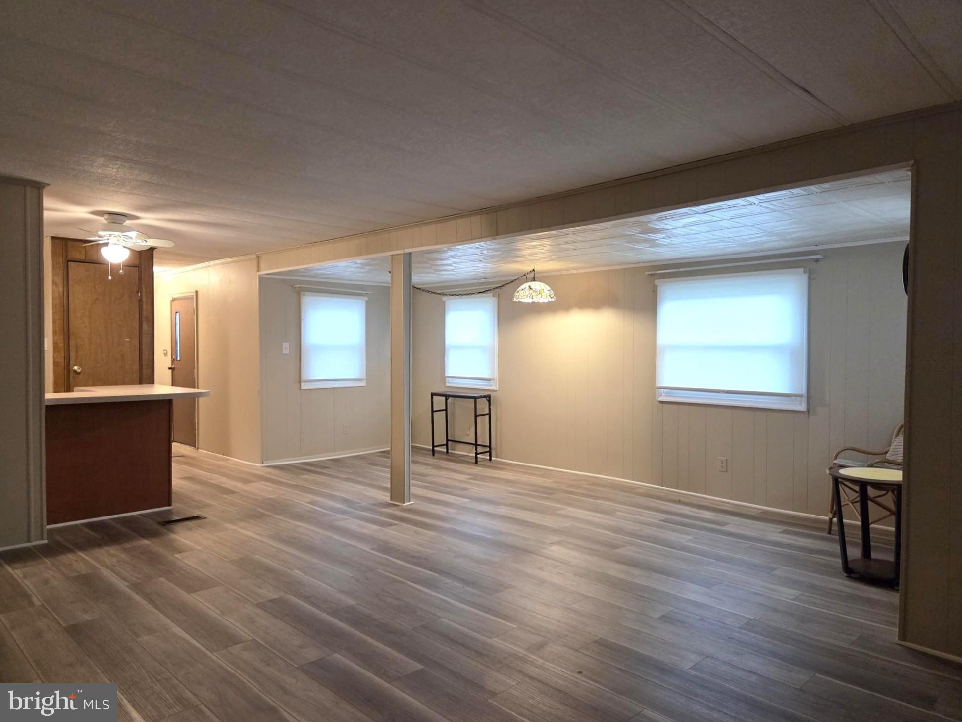 COUNTRY MANOR FARMS - Residential