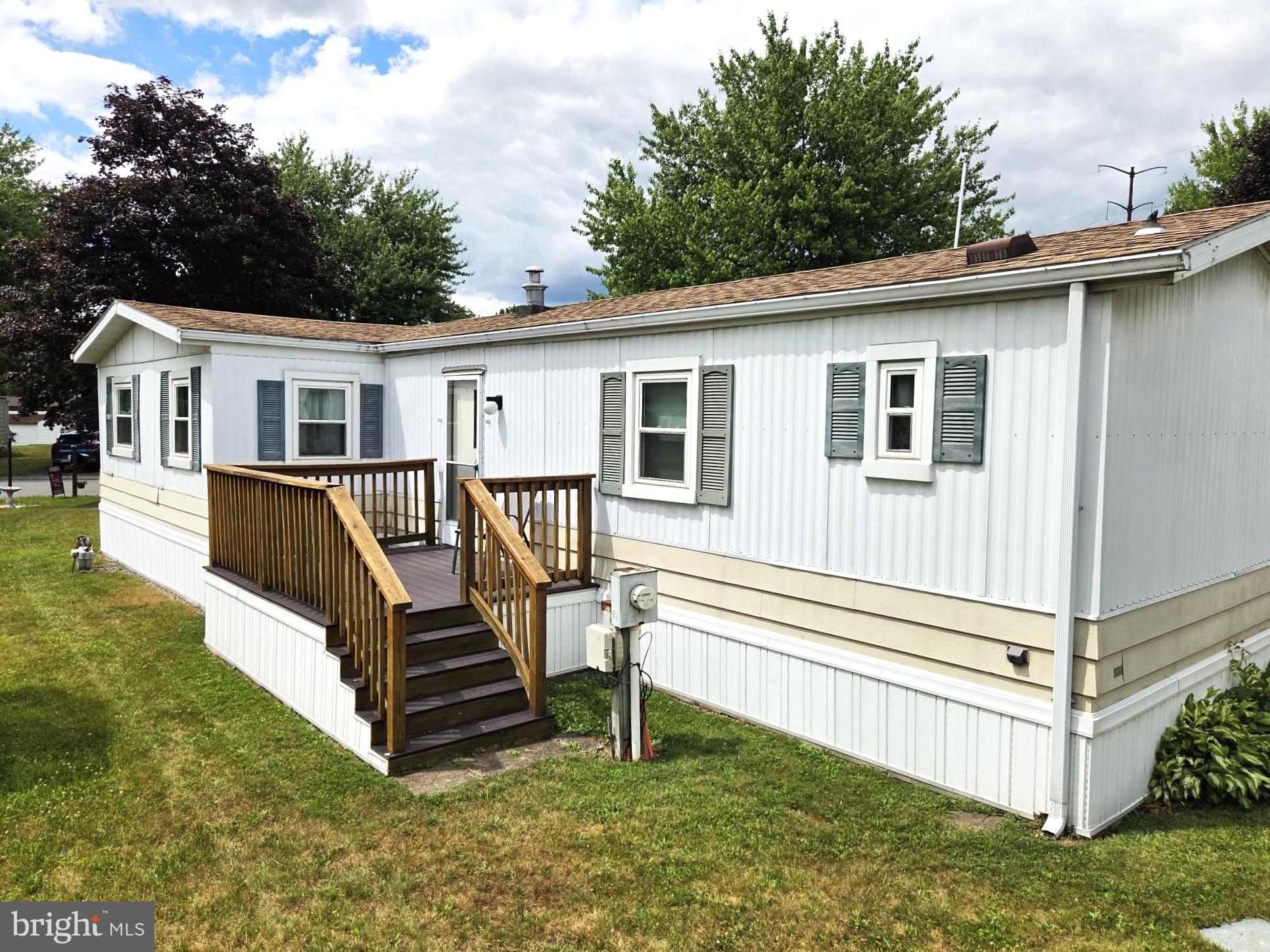 COUNTRY MANOR FARMS - Residential
