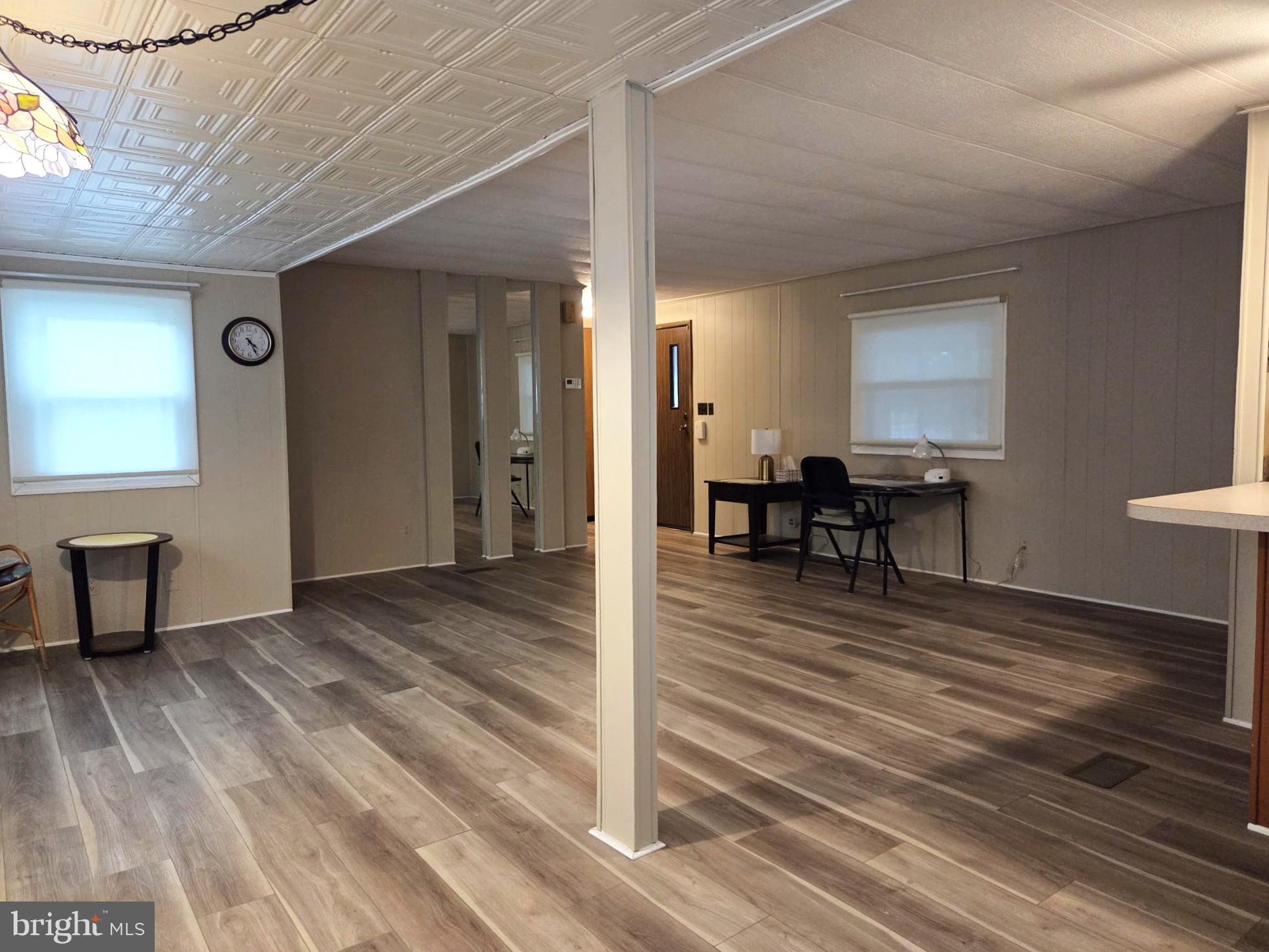 COUNTRY MANOR FARMS - Residential