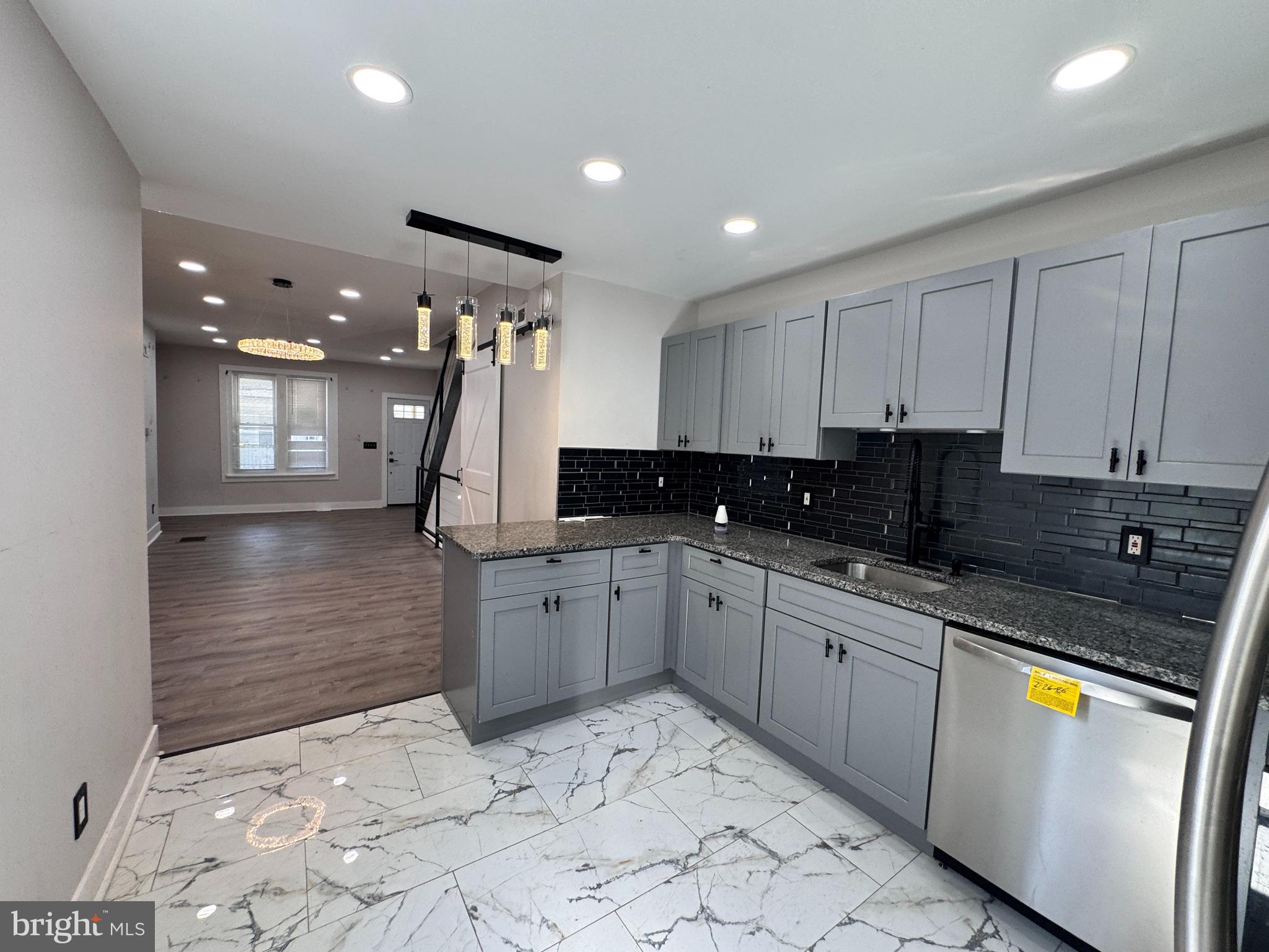 PHILADELPHIA (WEST) - Residential