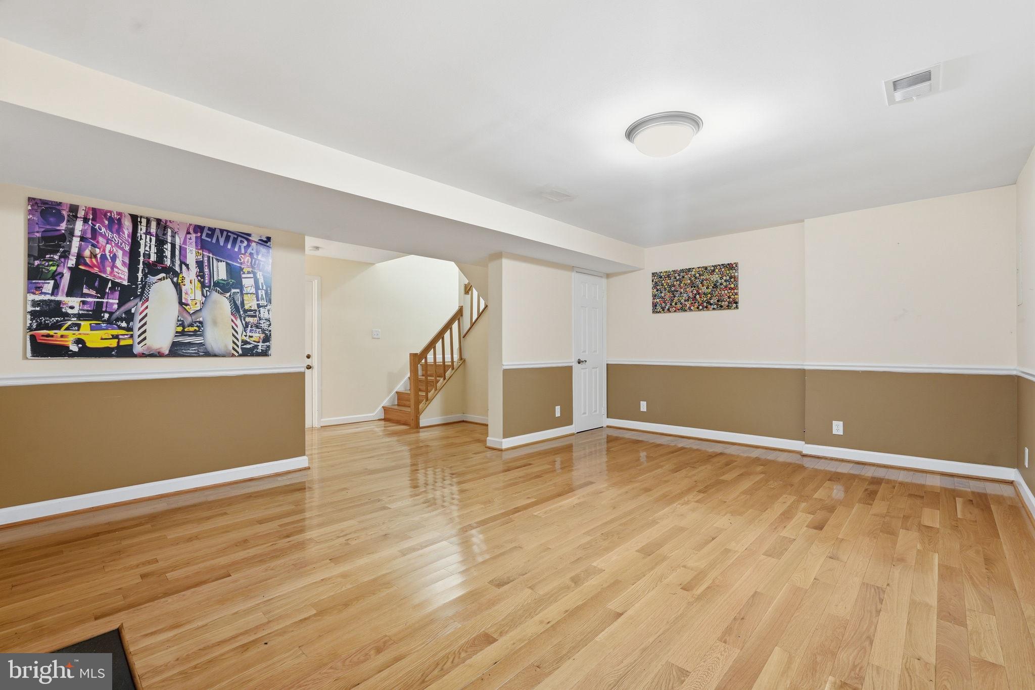 RESTON - Residential