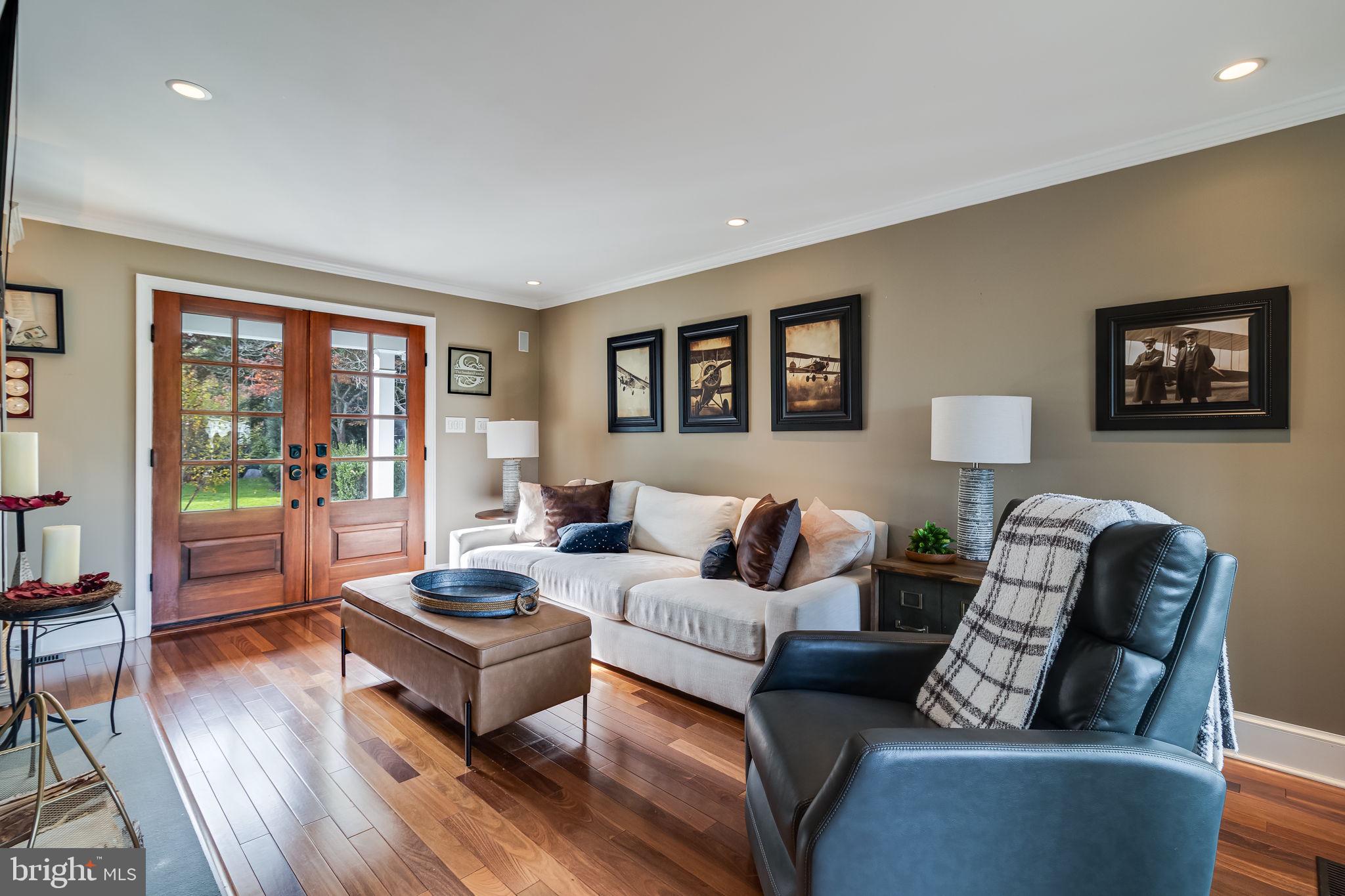 HOLLYWOOD - Residential