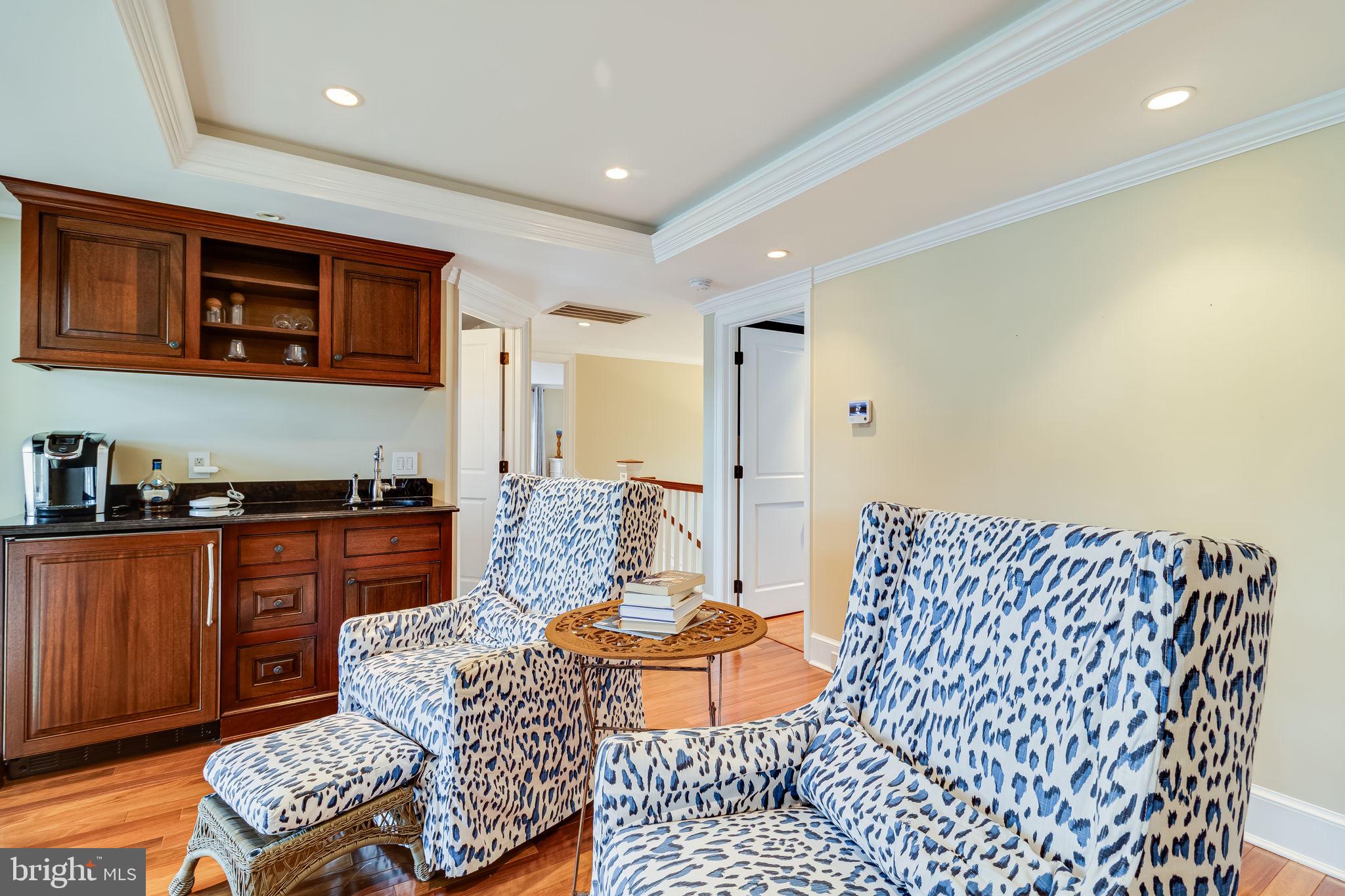 HOLLYWOOD - Residential