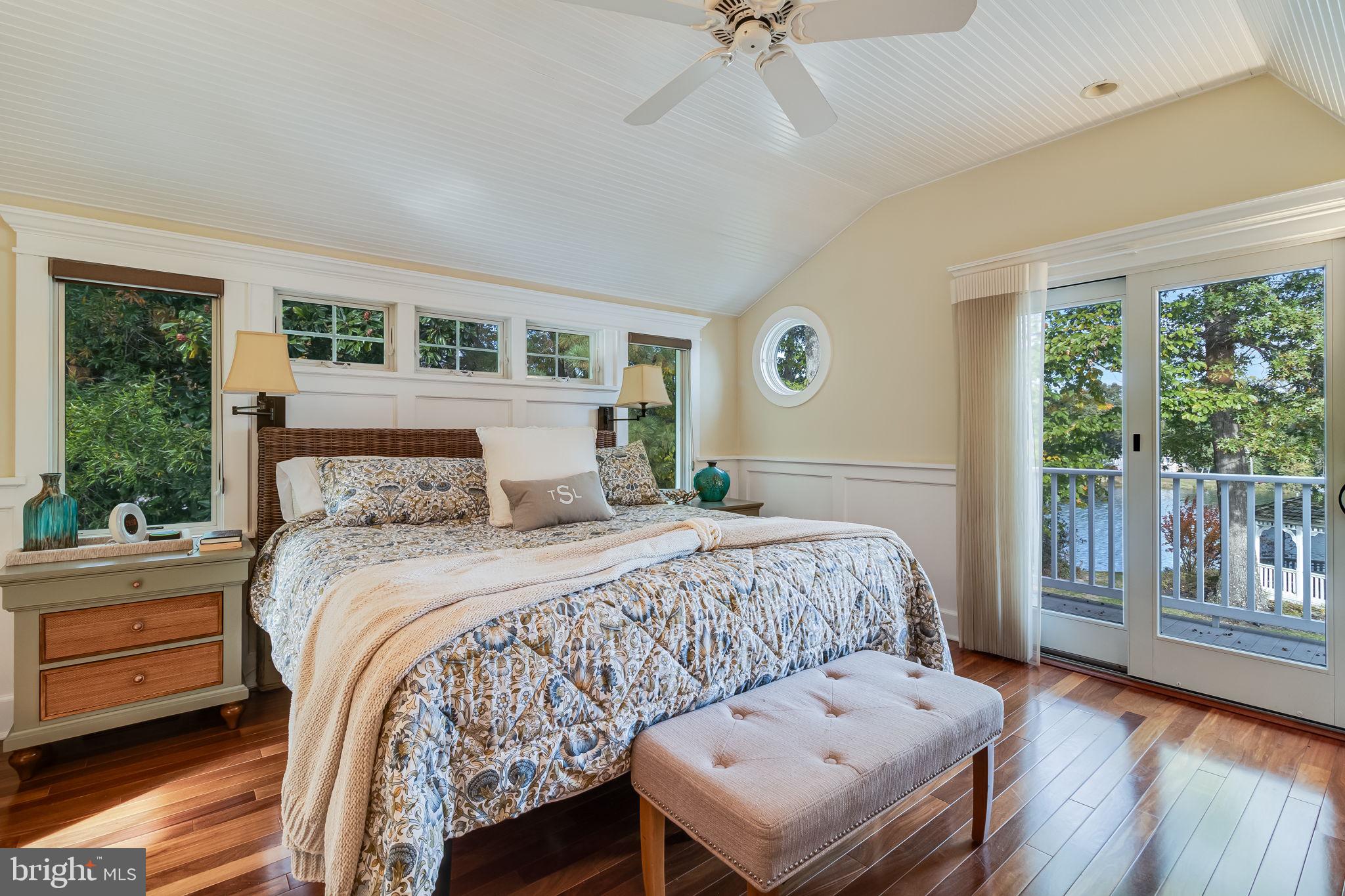HOLLYWOOD - Residential