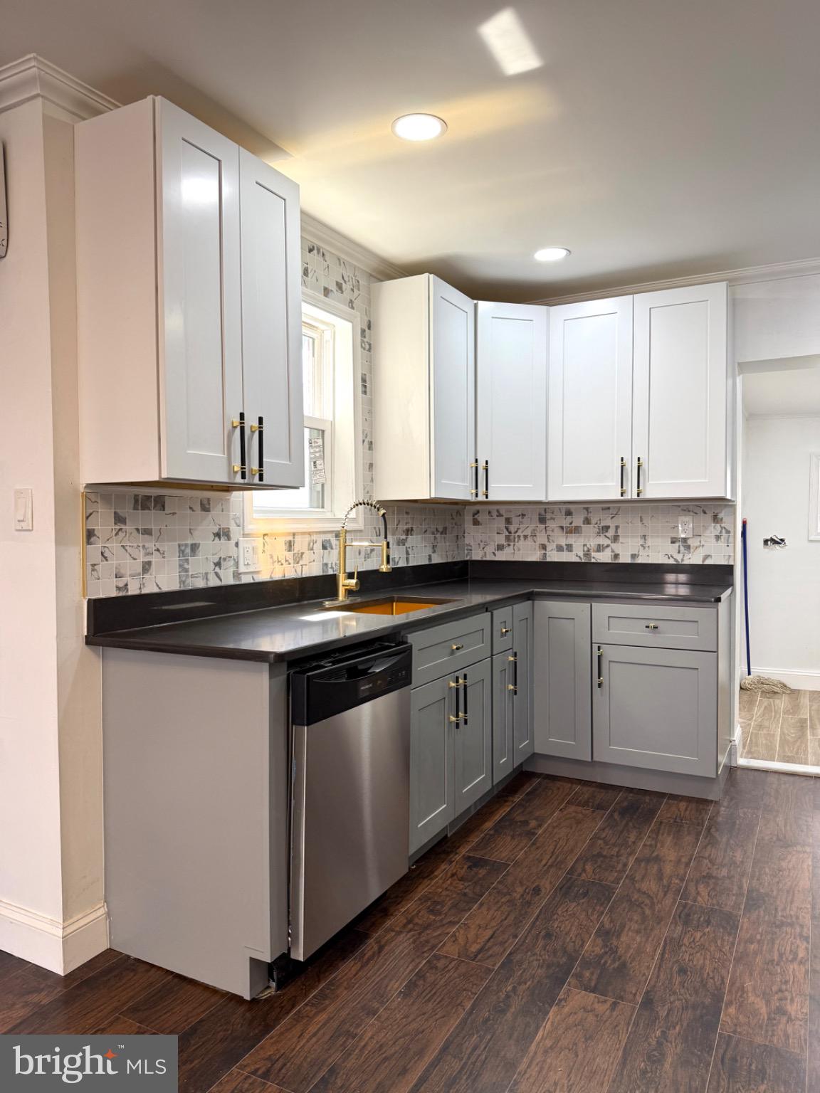 WEST OAK LANE - Residential