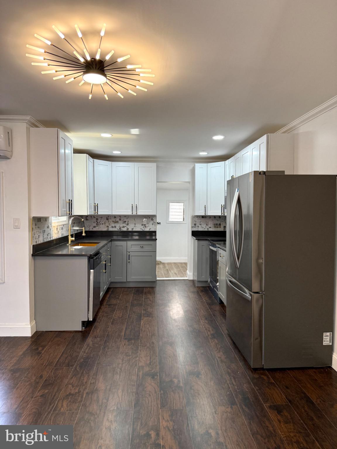 WEST OAK LANE - Residential