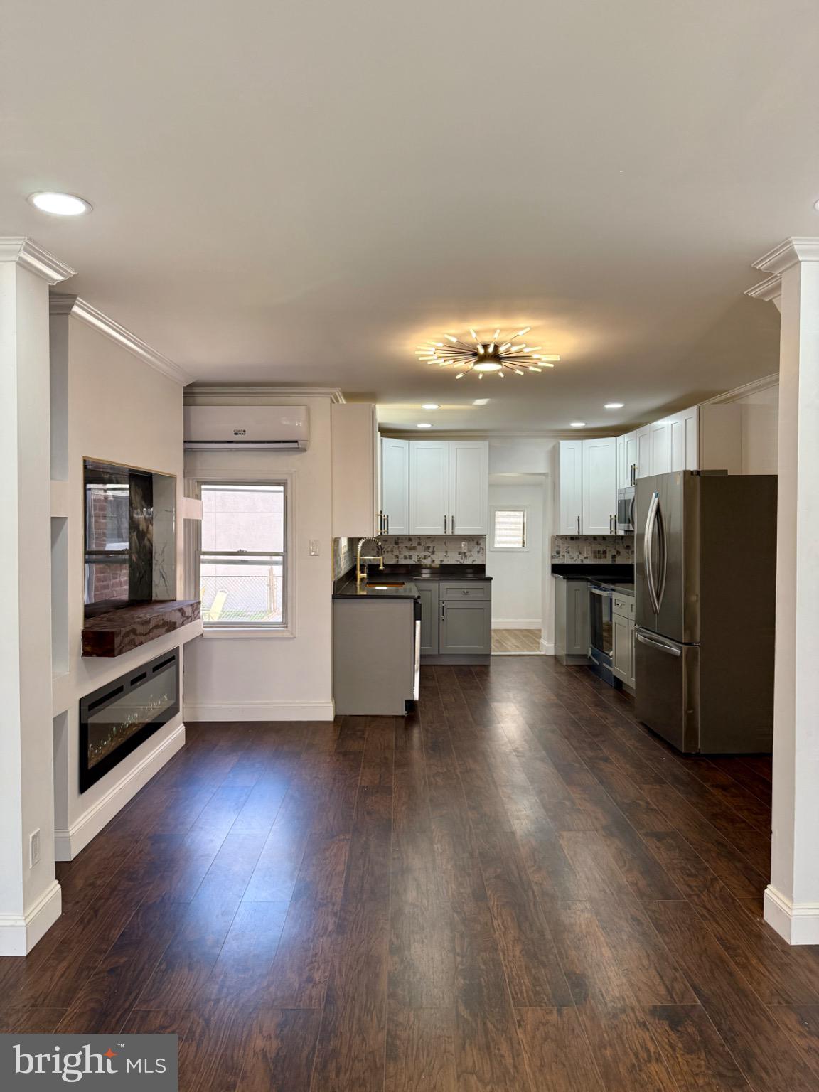 WEST OAK LANE - Residential