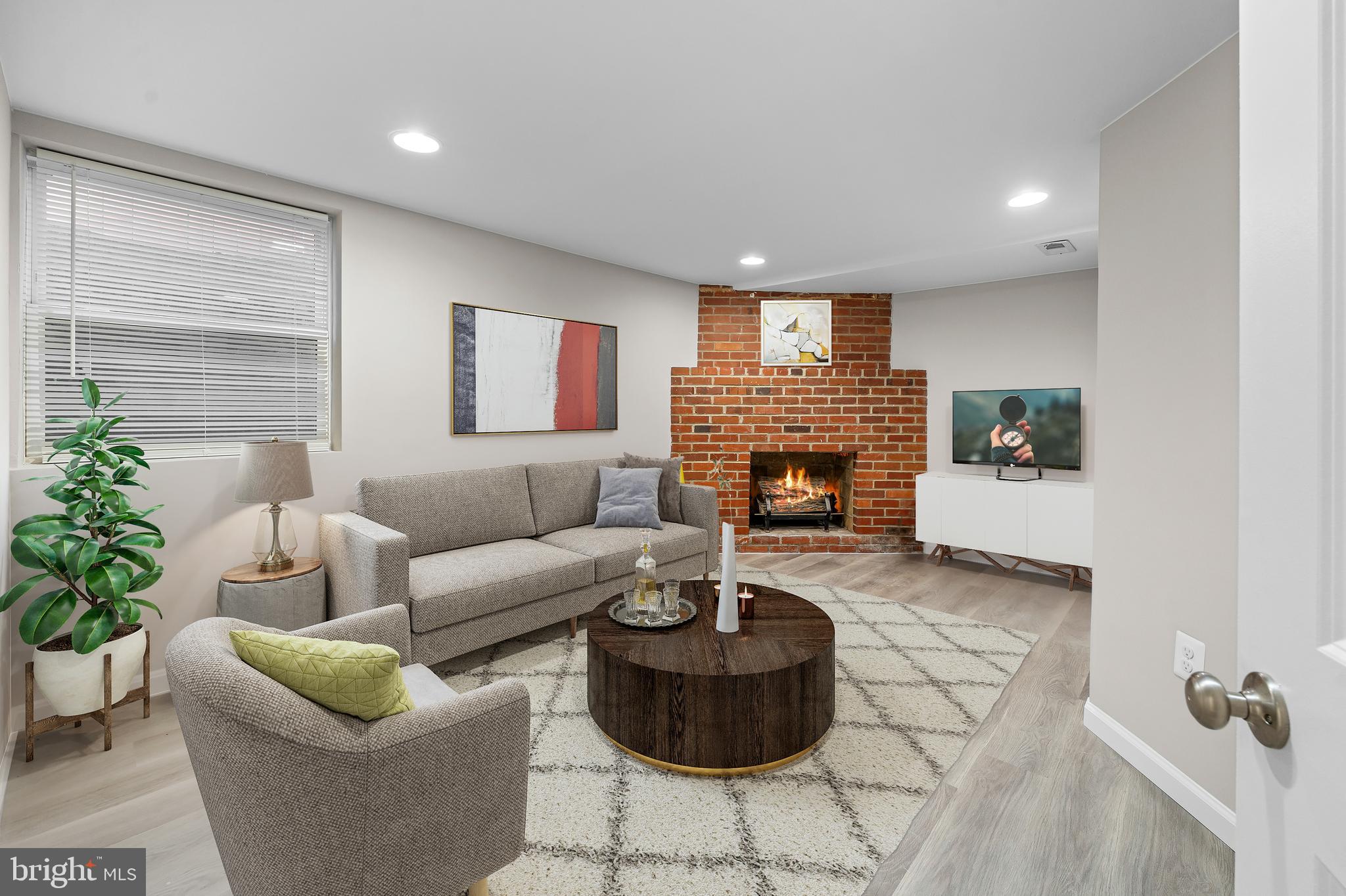 NEW HAMPSHIRE ESTATES - Residential