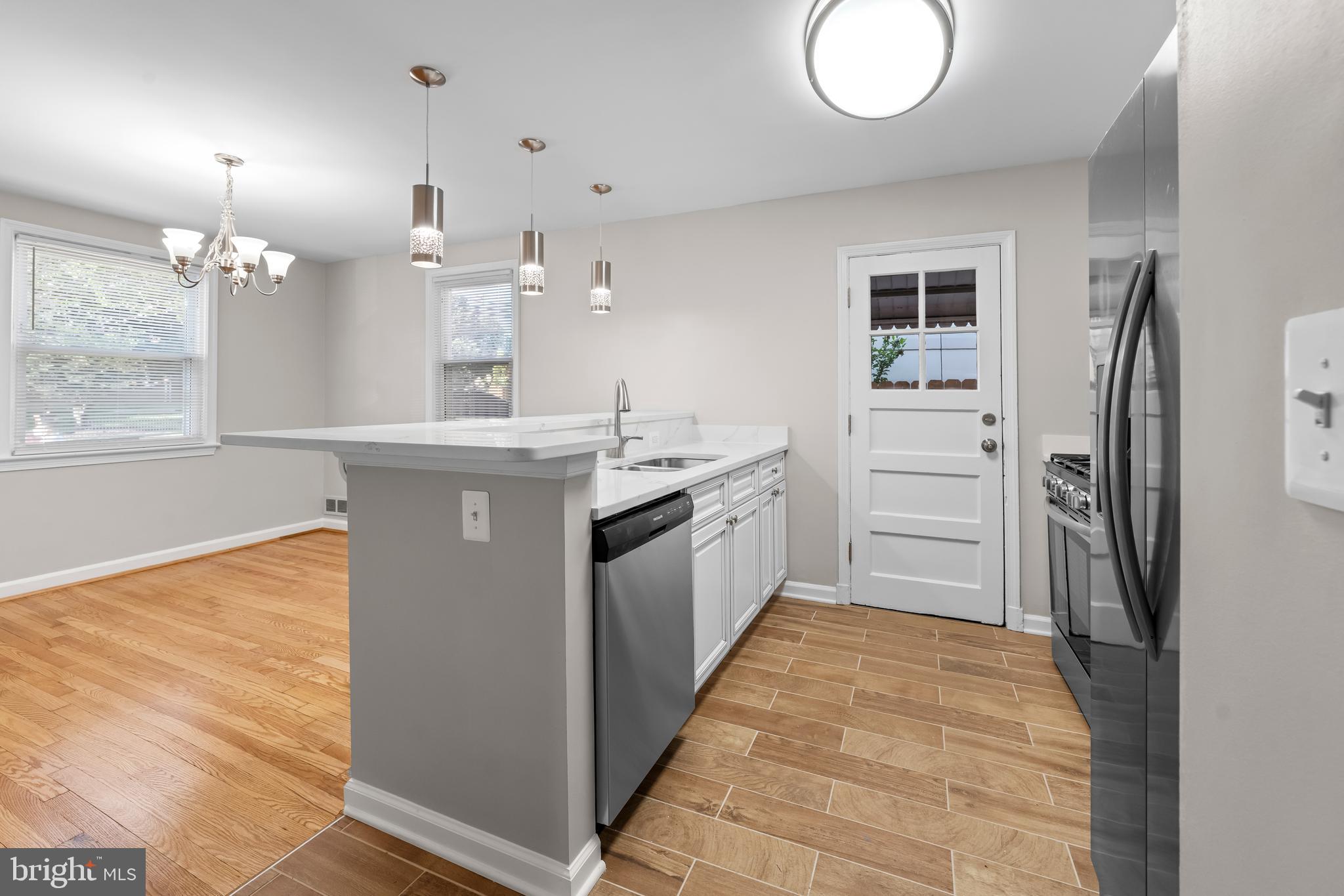 NEW HAMPSHIRE ESTATES - Residential