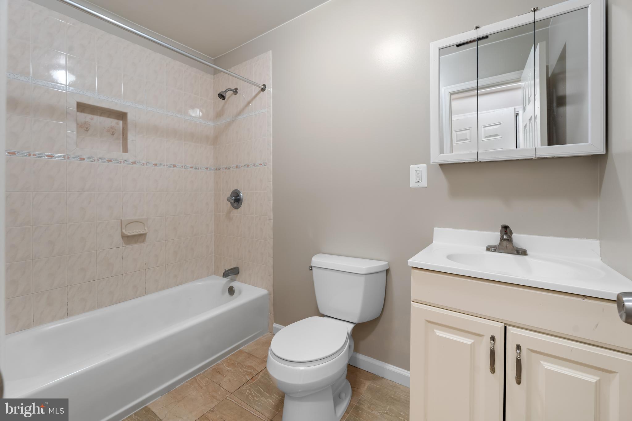 NEW HAMPSHIRE ESTATES - Residential