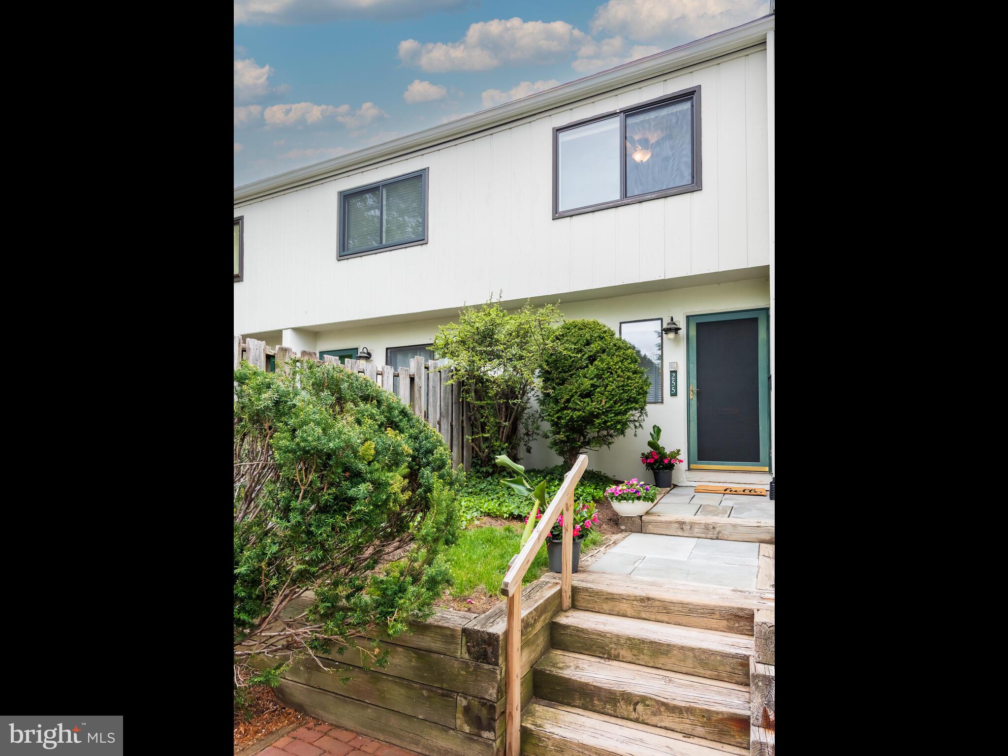 SUMMIT HOUSE - Residential