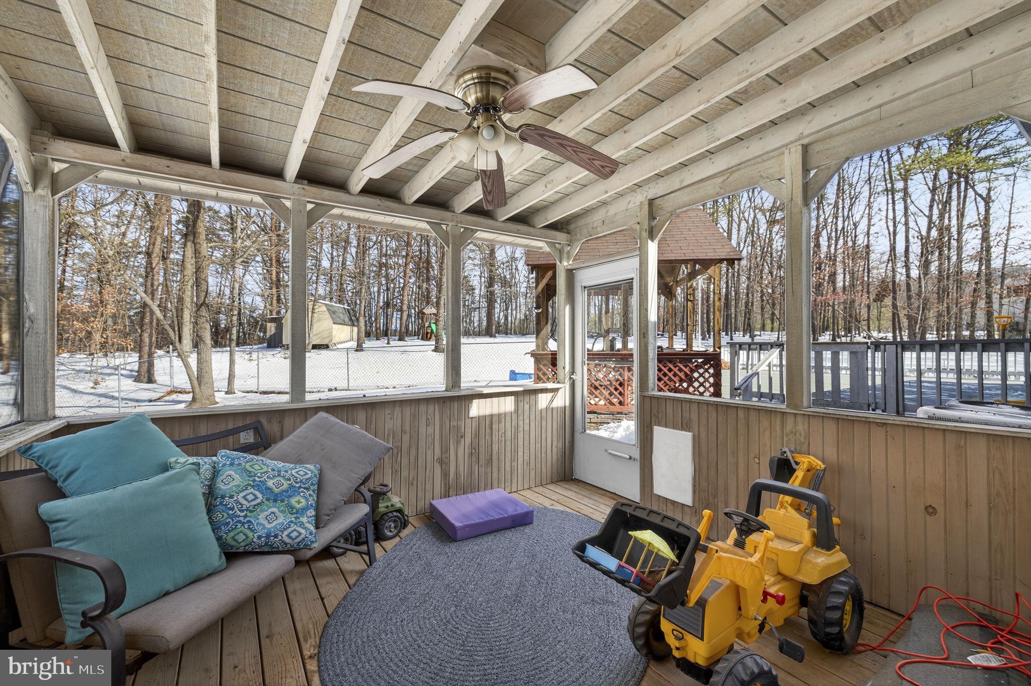 SHIRLEY FARMS - Residential