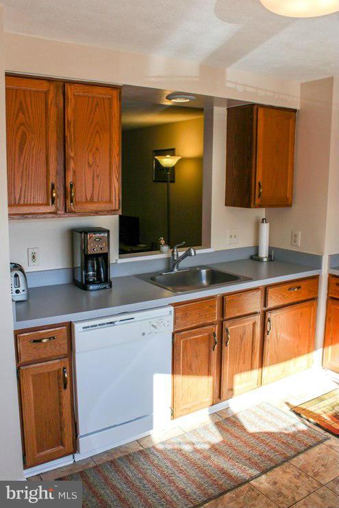HUNTING QUARTERS - Residential