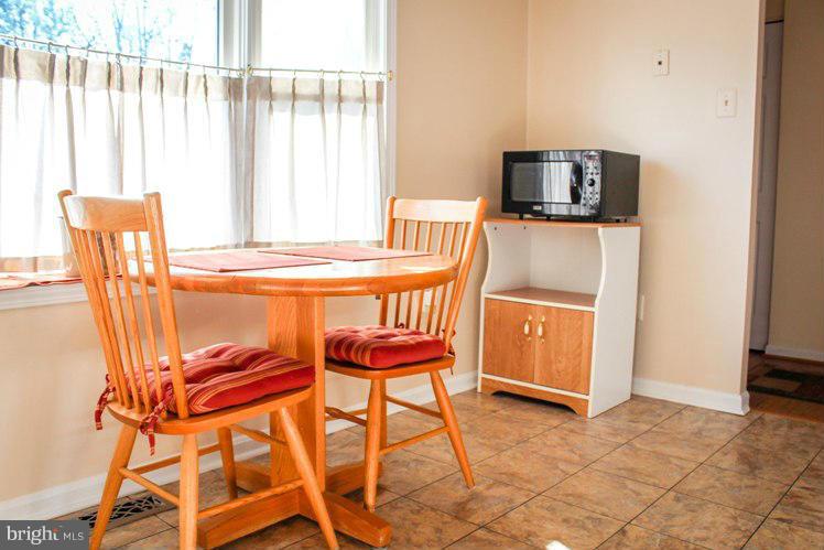 HUNTING QUARTERS - Residential