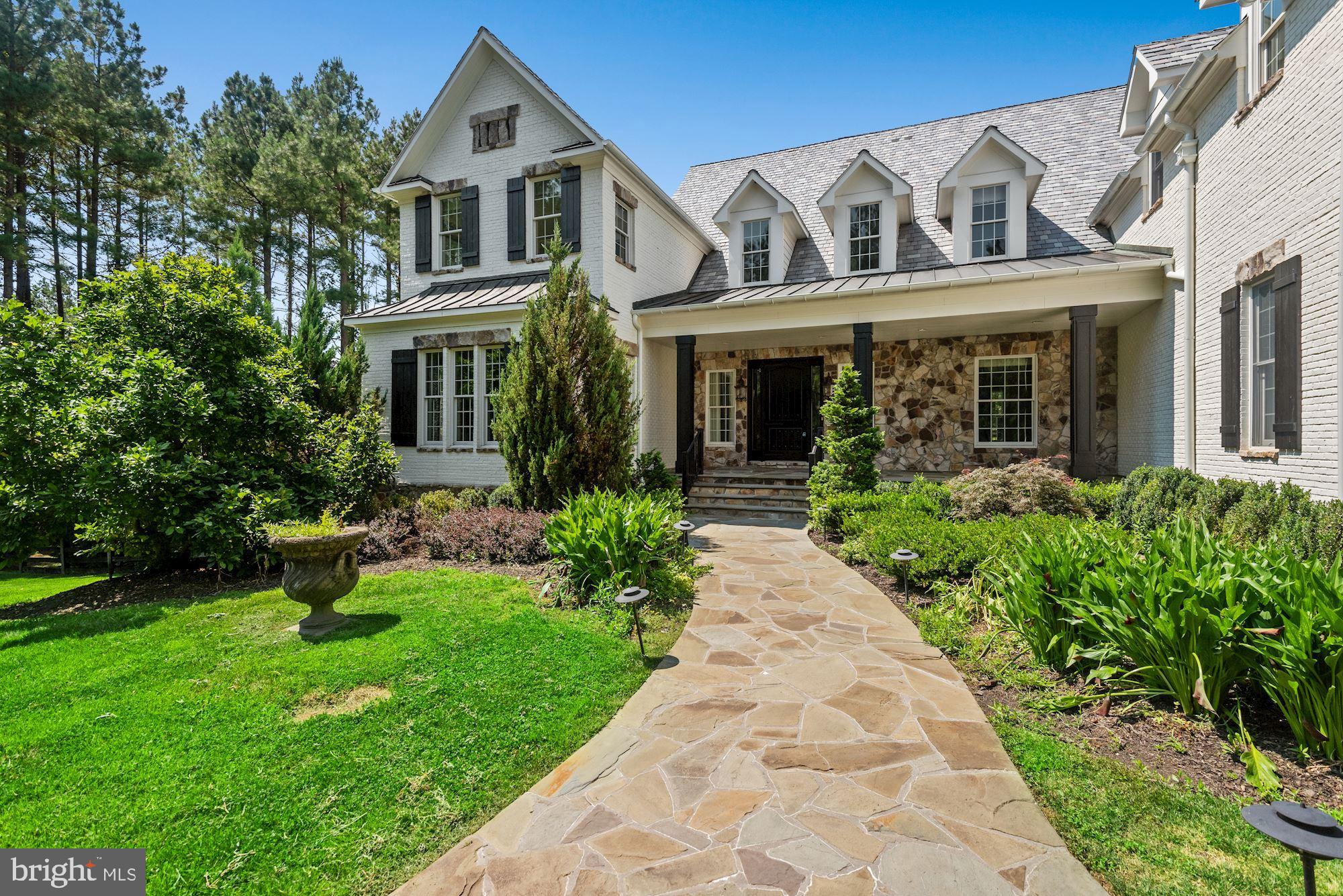 CREIGHTON FARMS - Residential