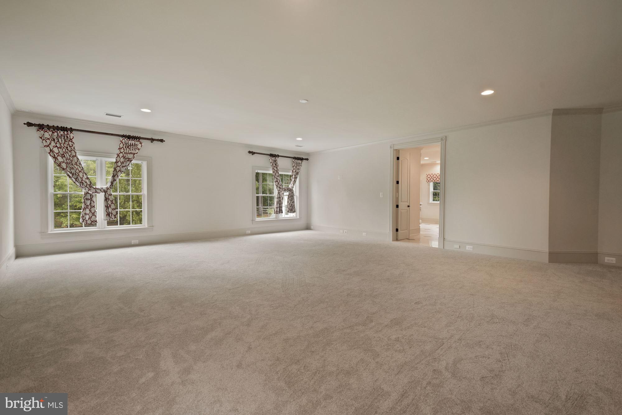 CREIGHTON FARMS - Residential