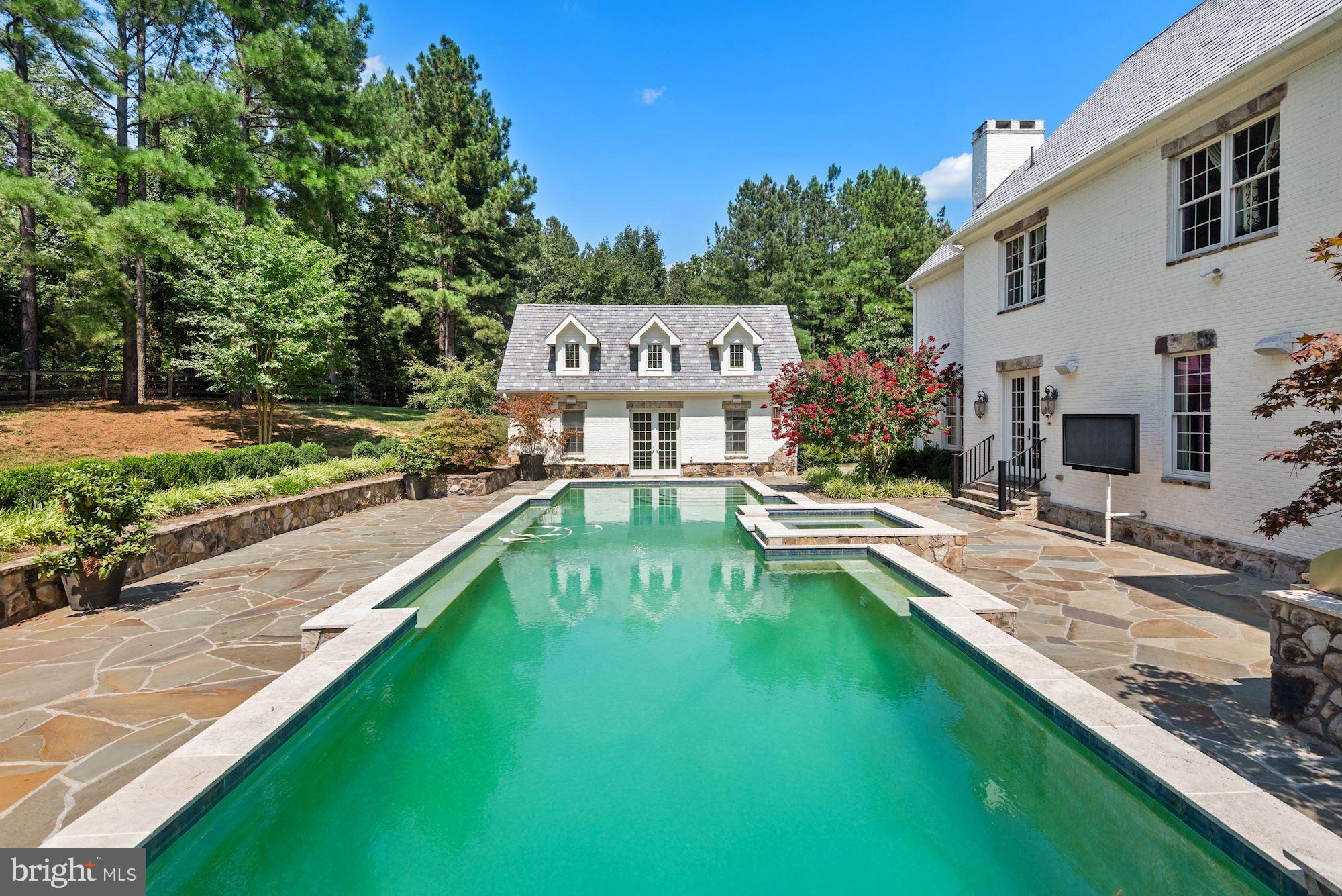 CREIGHTON FARMS - Residential