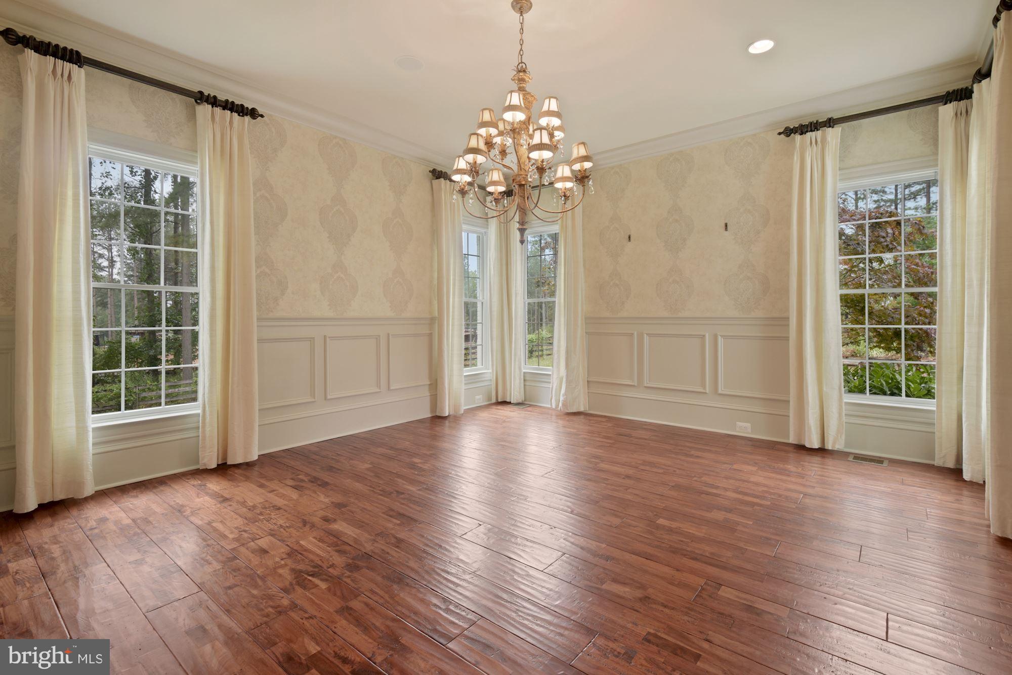 CREIGHTON FARMS - Residential
