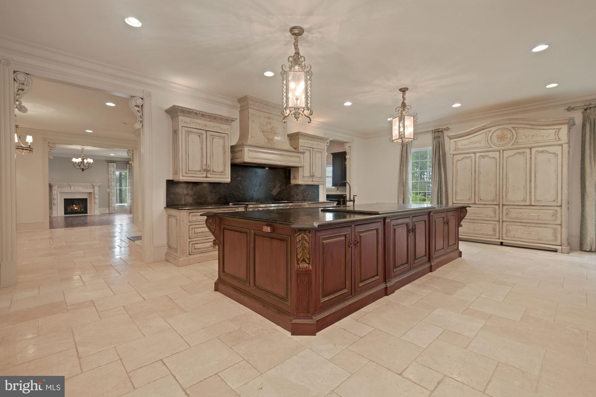 CREIGHTON FARMS - Residential