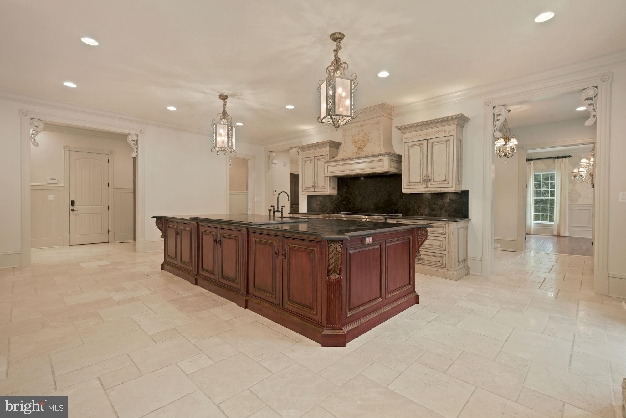 CREIGHTON FARMS - Residential
