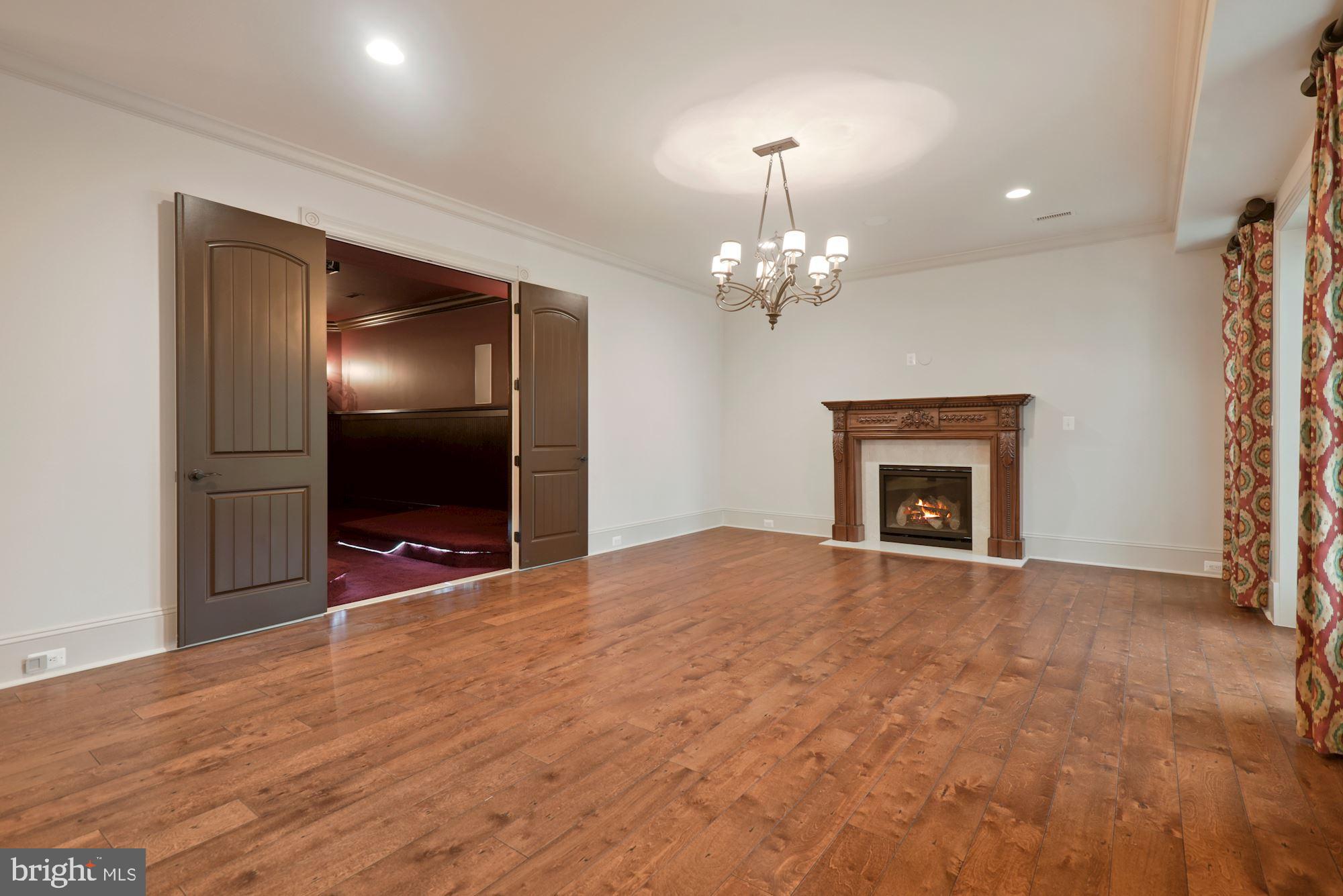 CREIGHTON FARMS - Residential