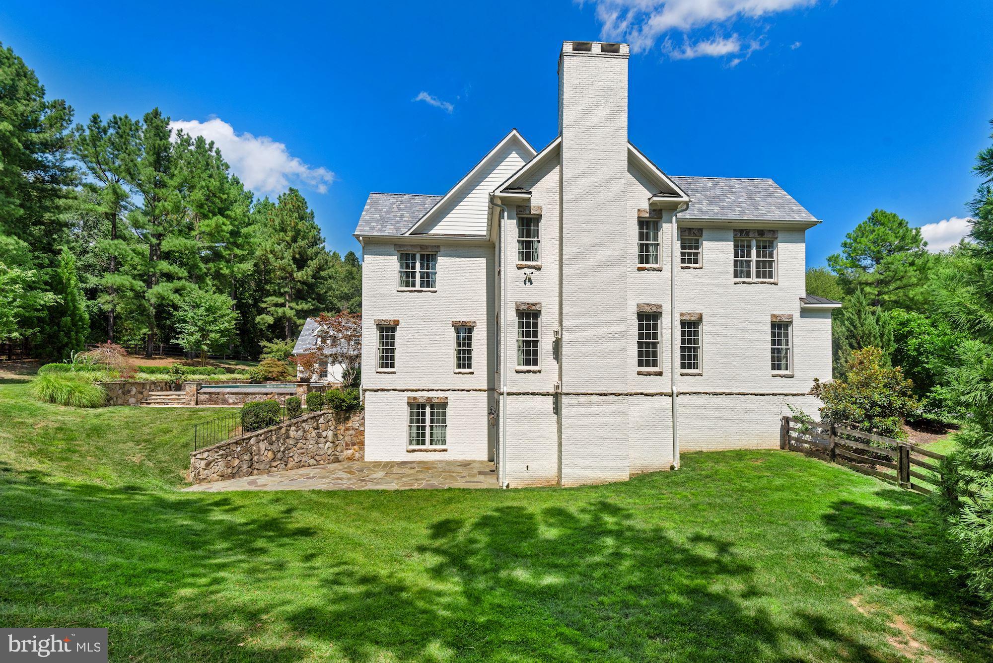 CREIGHTON FARMS - Residential