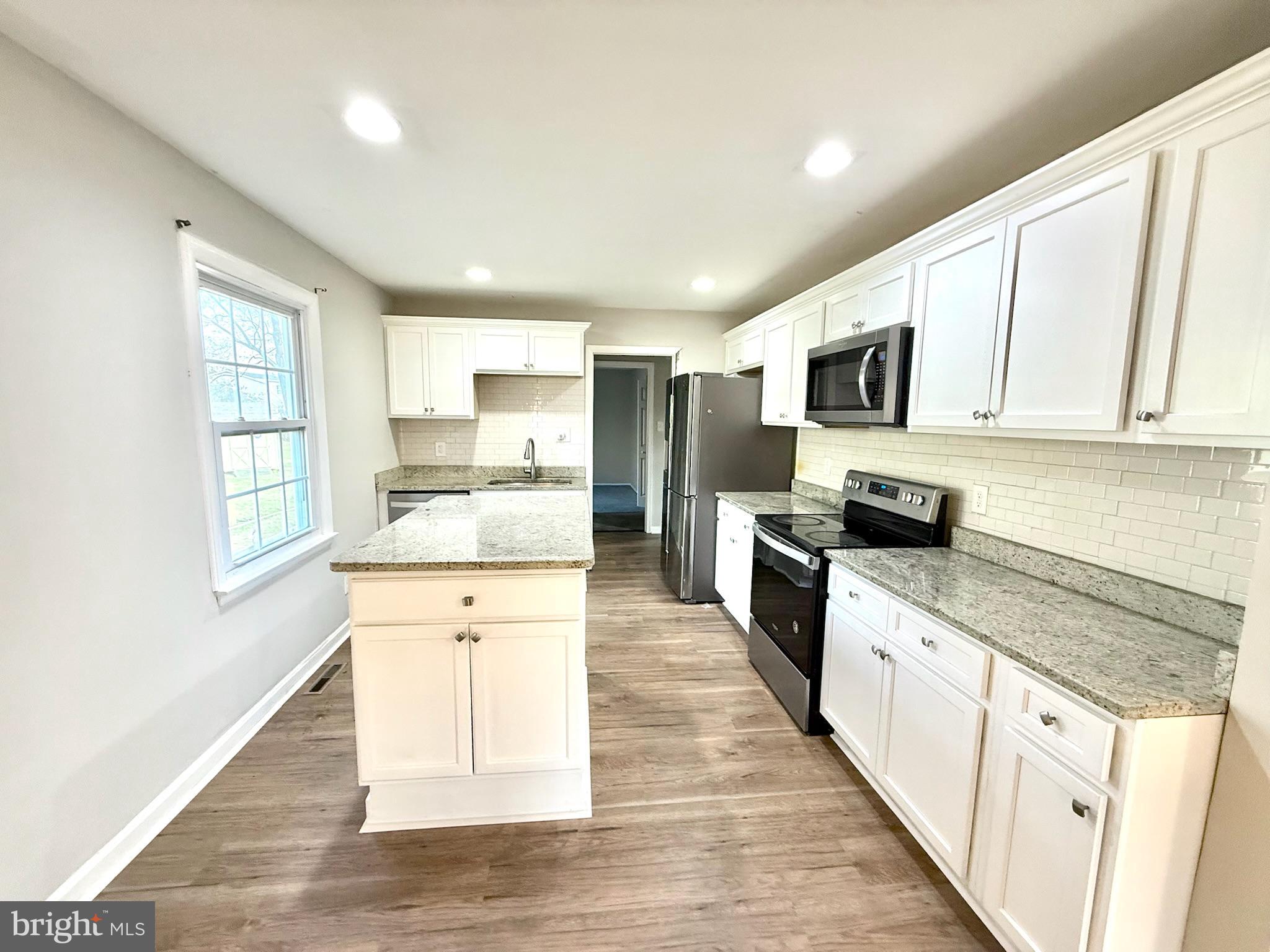 CATONSVILLE MANOR - Residential