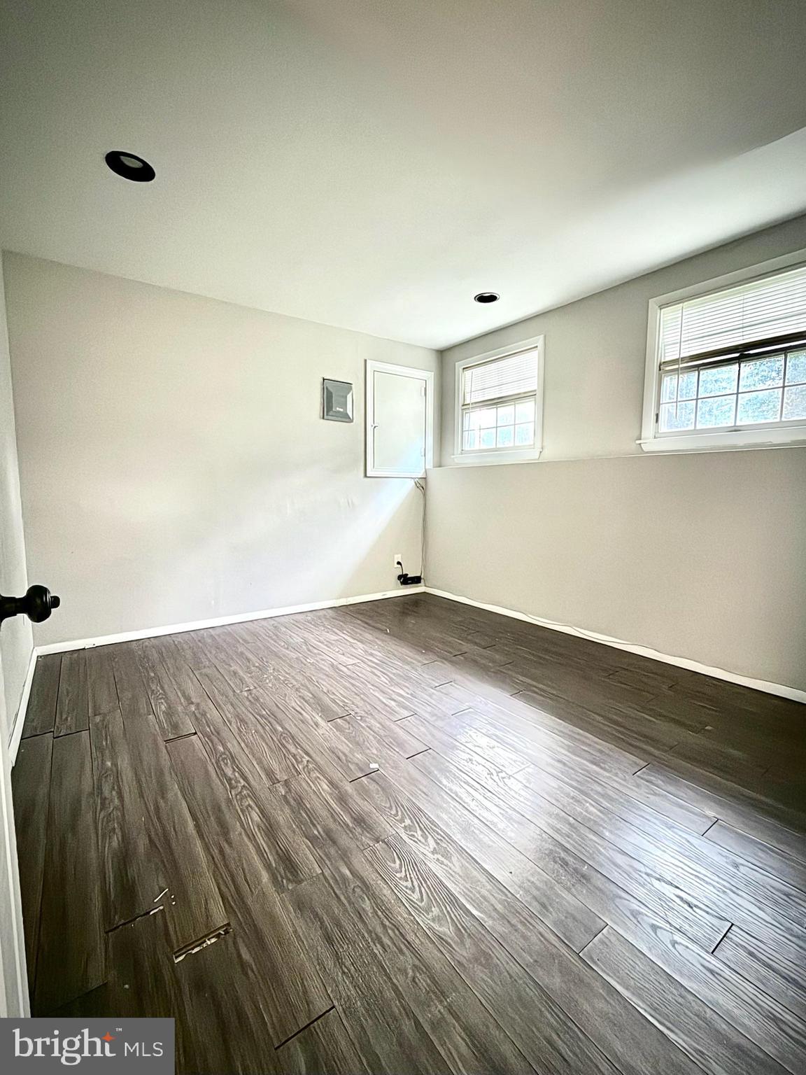 CATONSVILLE MANOR - Residential