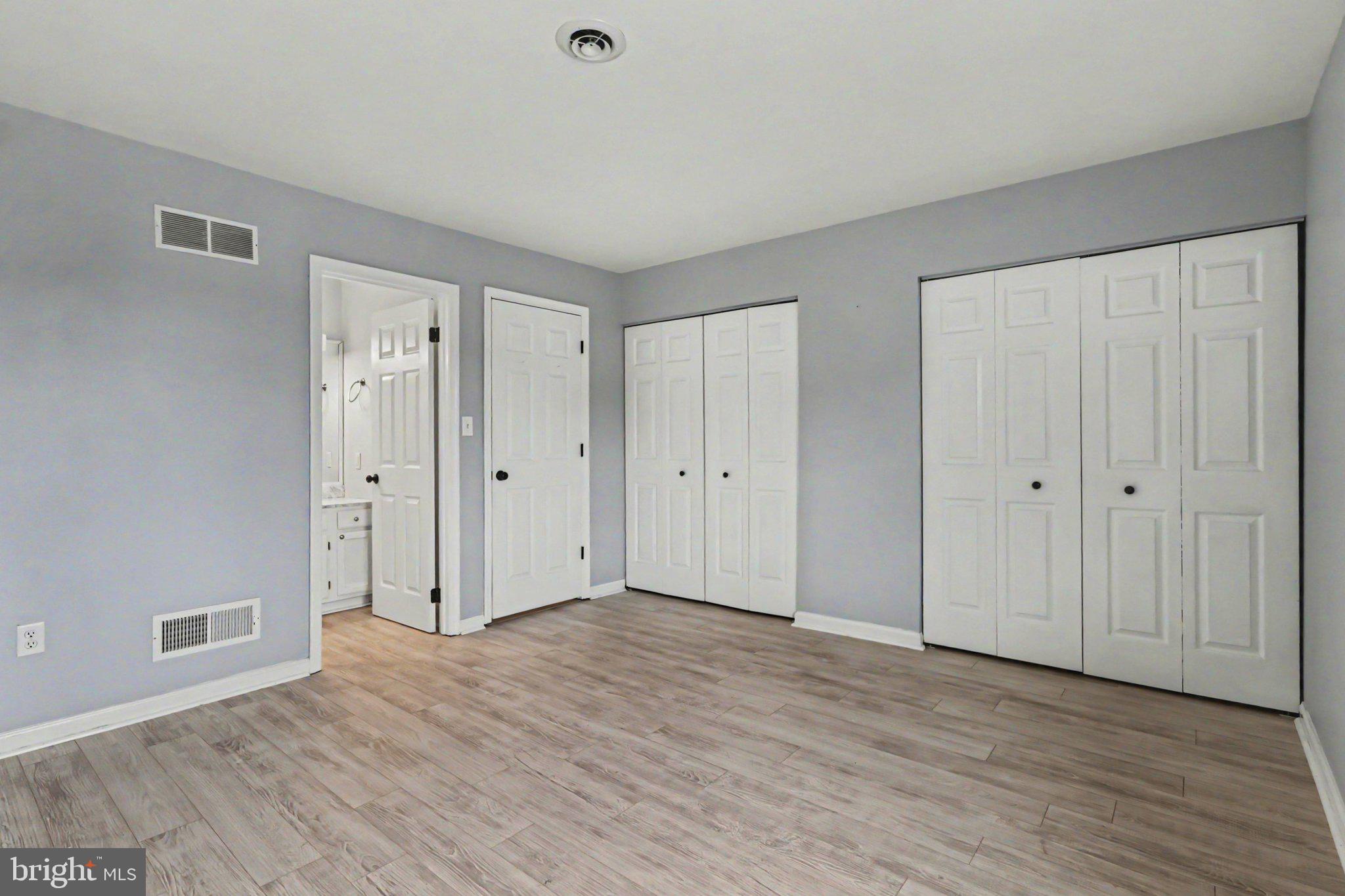 WALNUT VILLAS - Residential