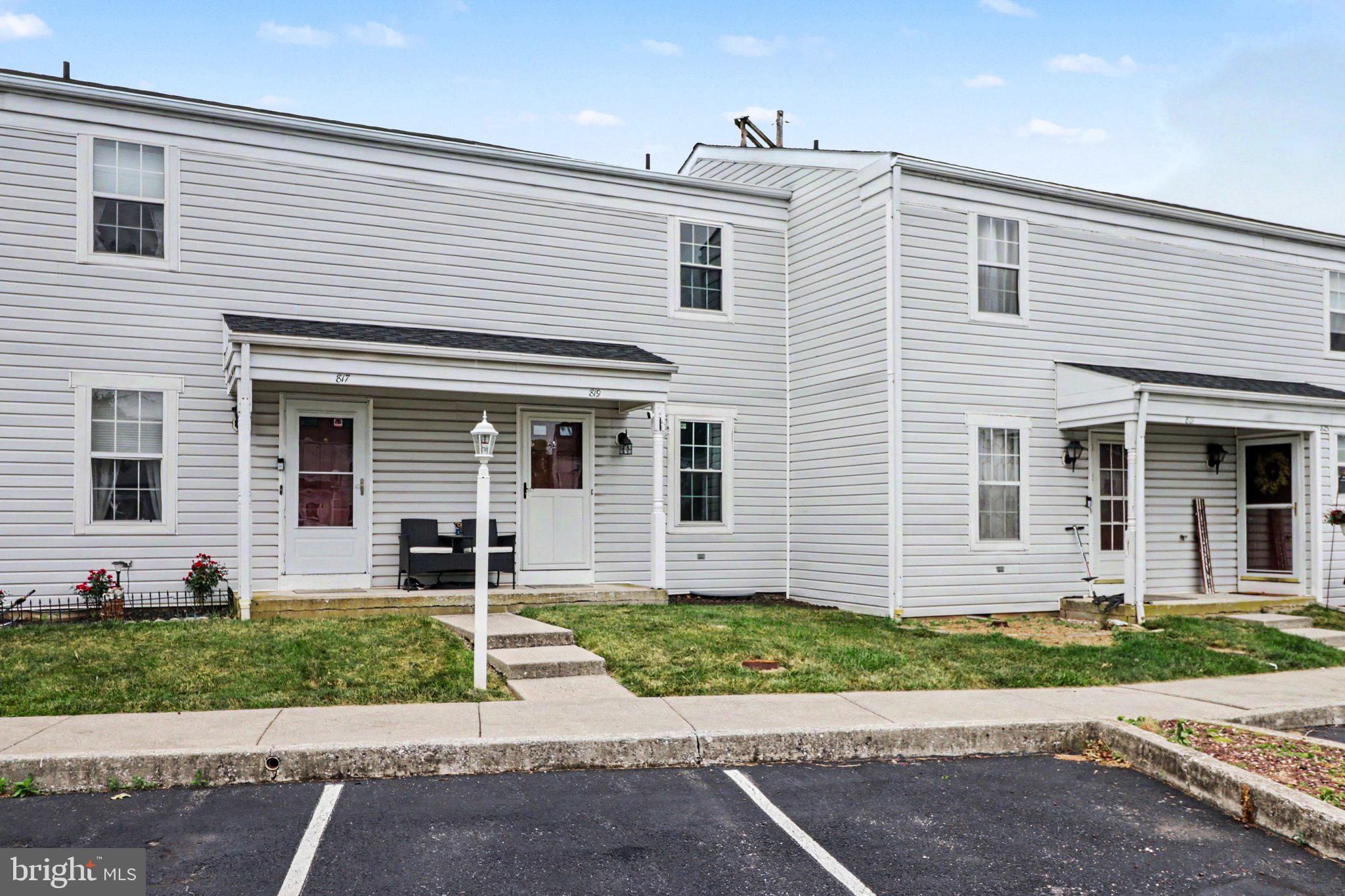 WALNUT VILLAS - Residential