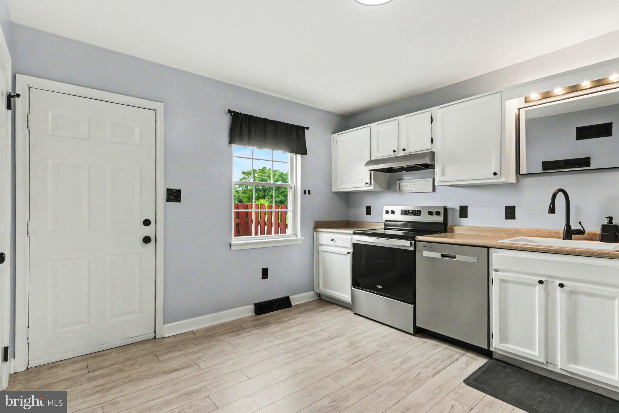 WALNUT VILLAS - Residential