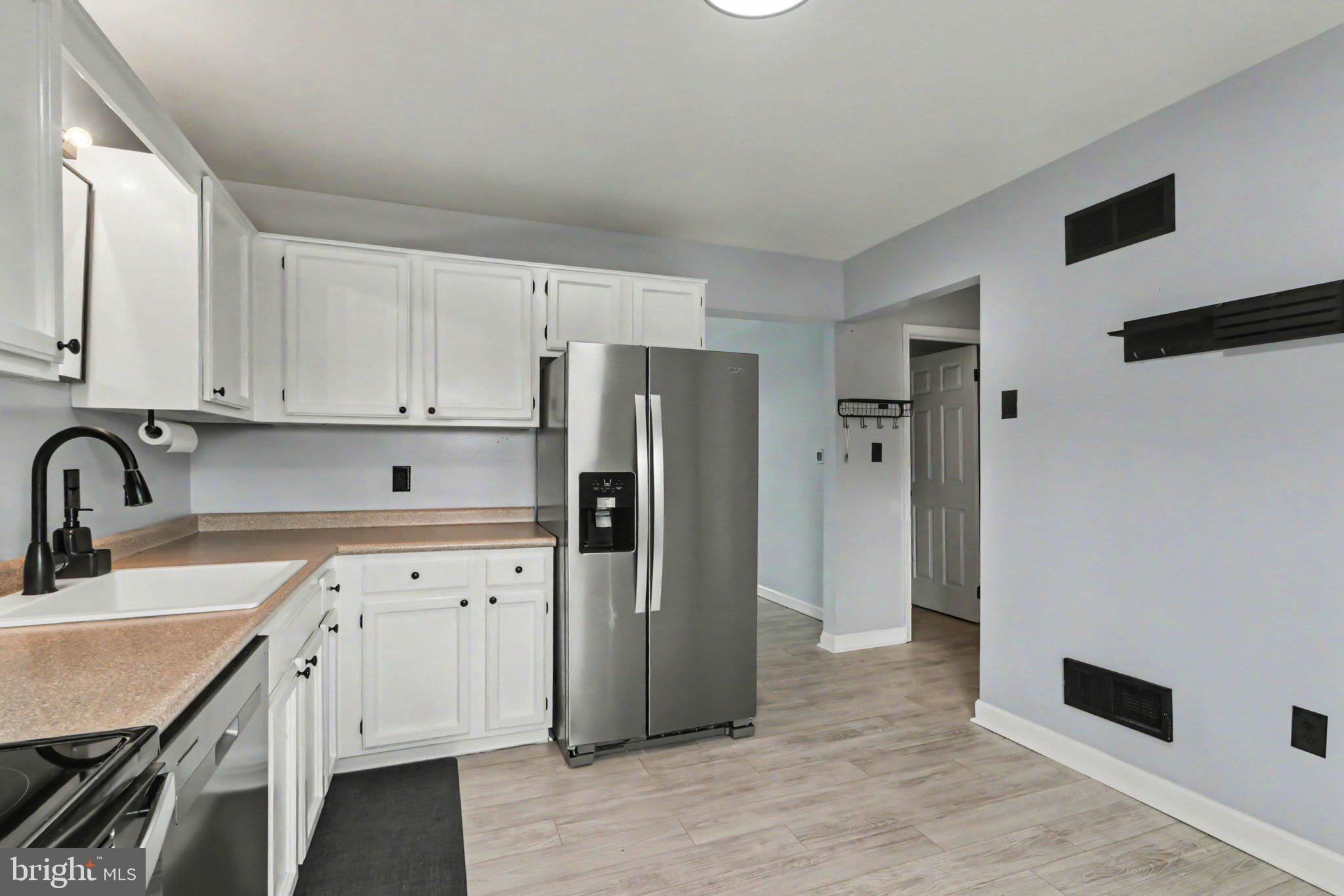 WALNUT VILLAS - Residential
