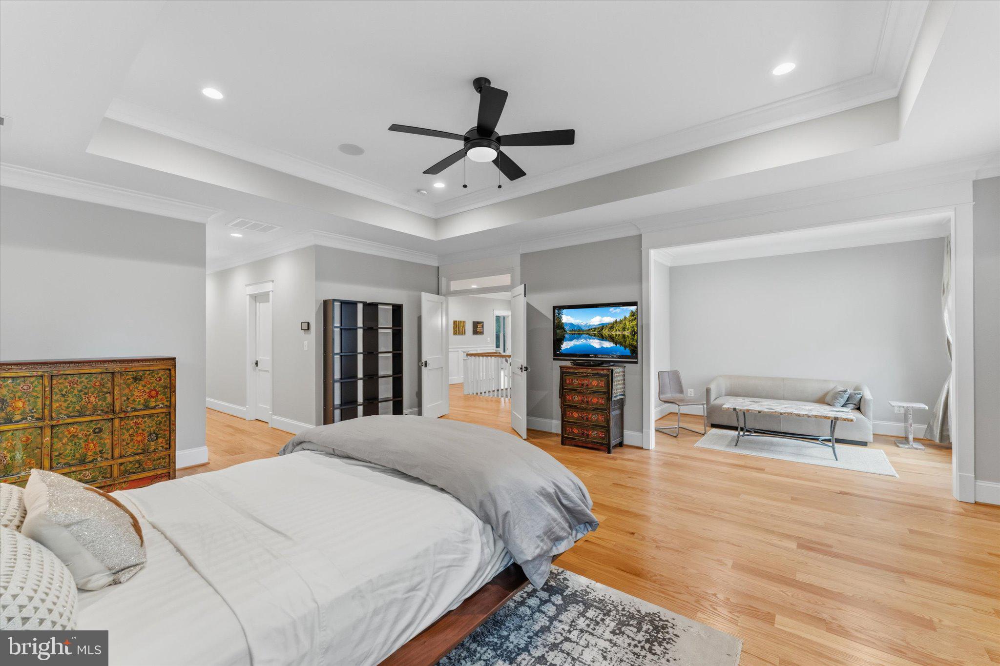 GOLF CLUB MANOR - Residential