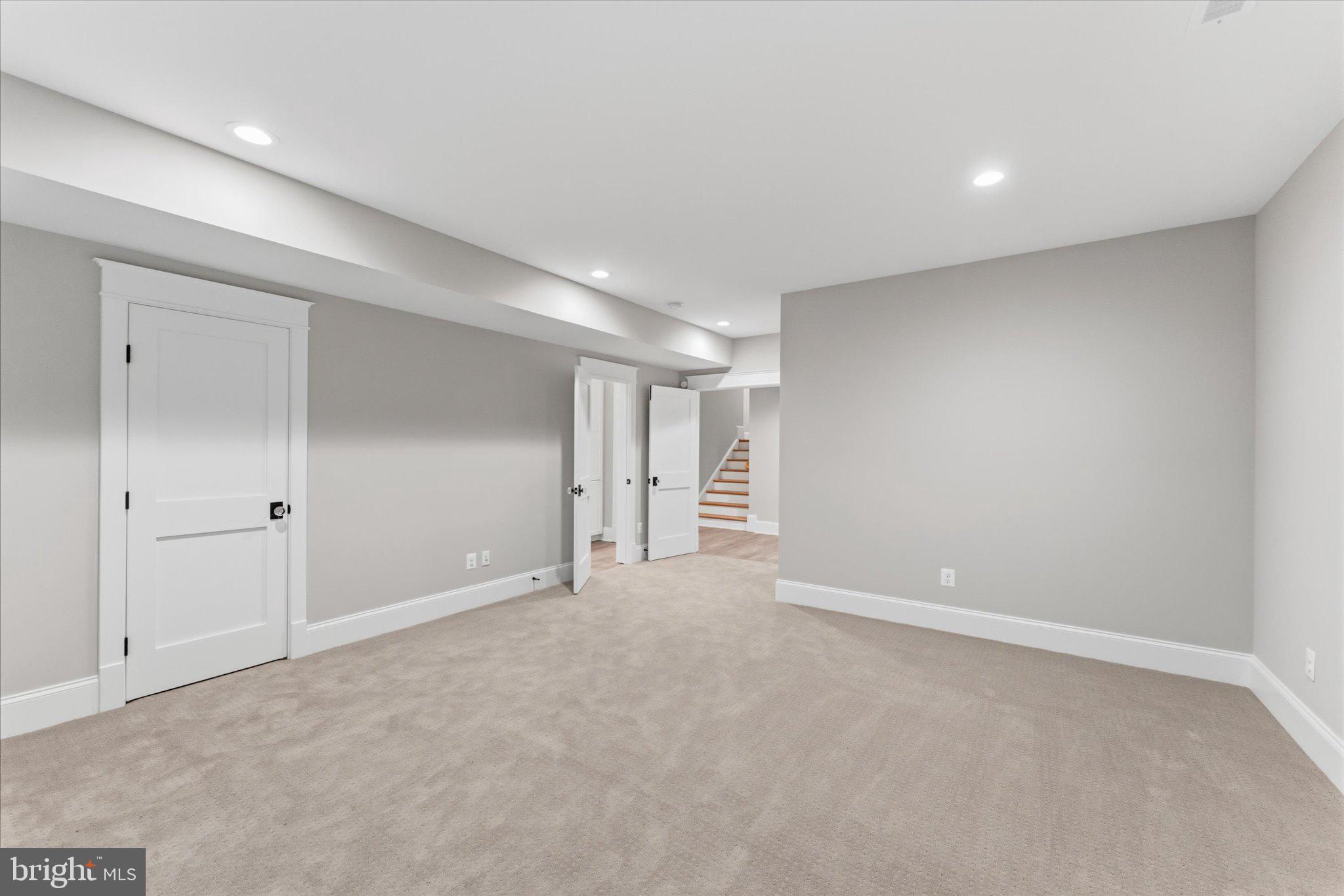 GOLF CLUB MANOR - Residential