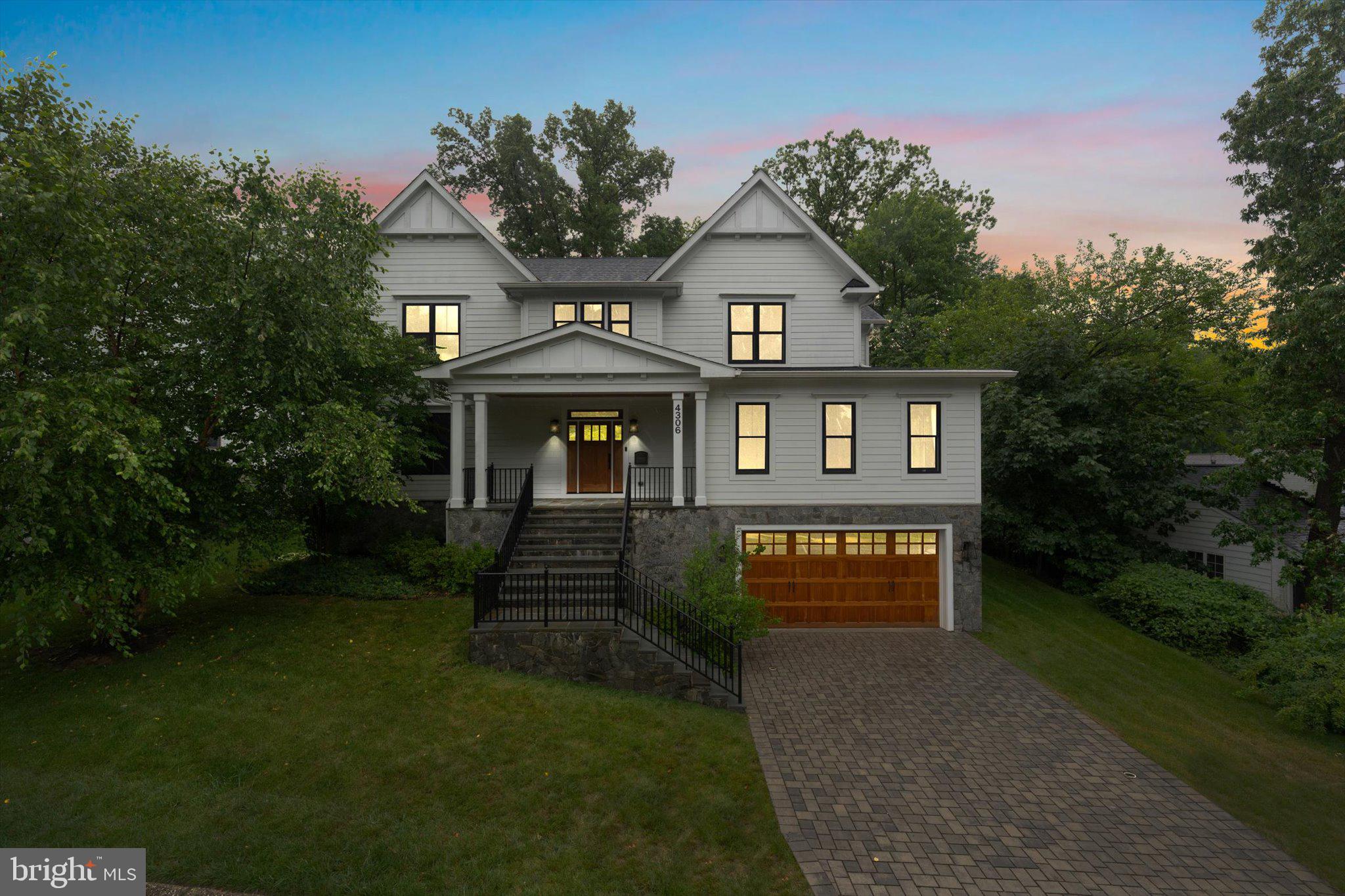 GOLF CLUB MANOR - Residential
