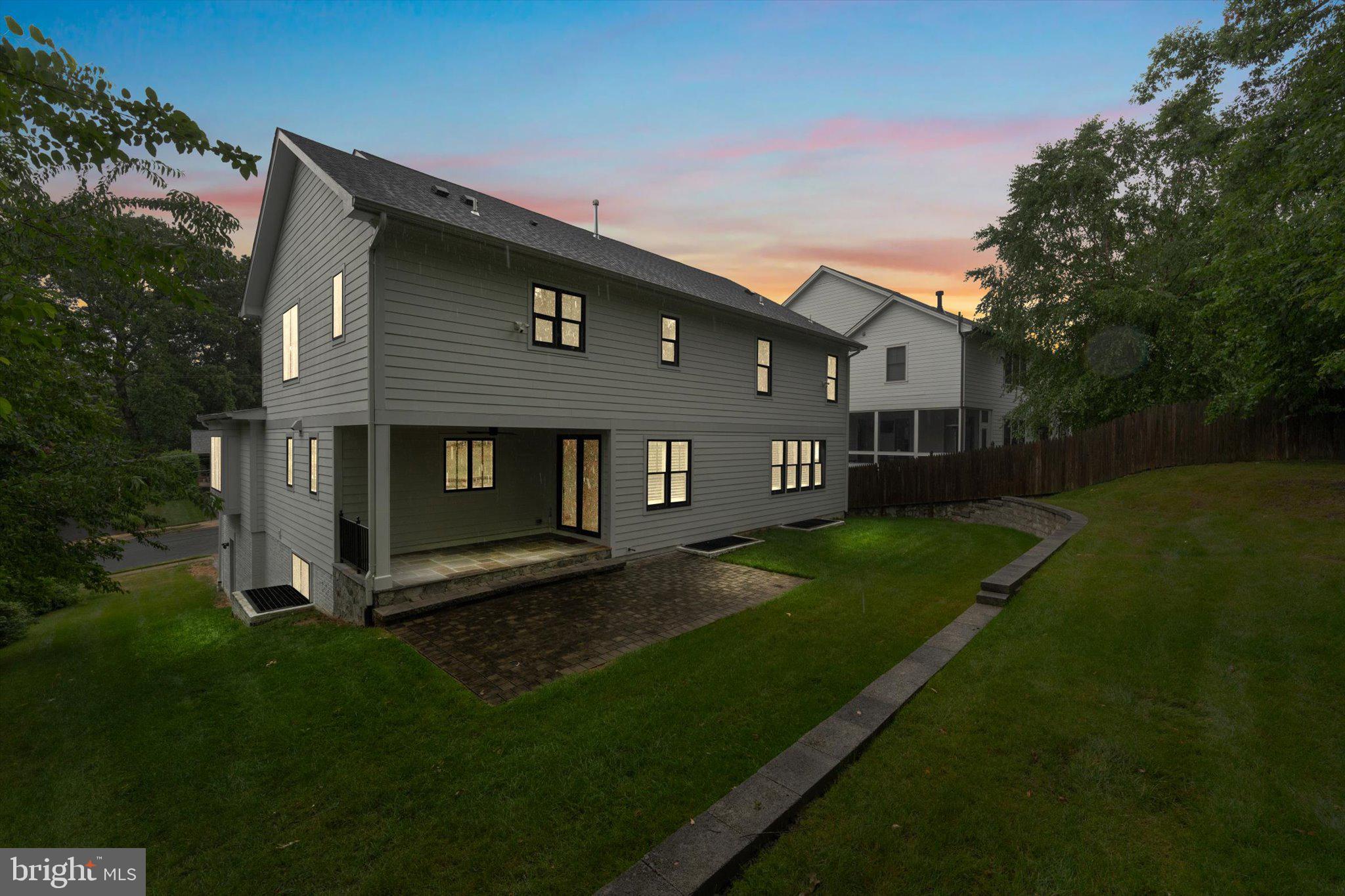GOLF CLUB MANOR - Residential