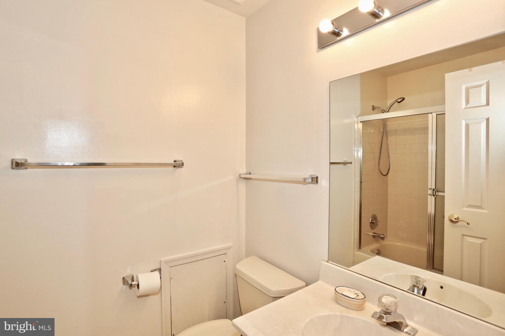 WOODMONT PLACE - Residential Lease