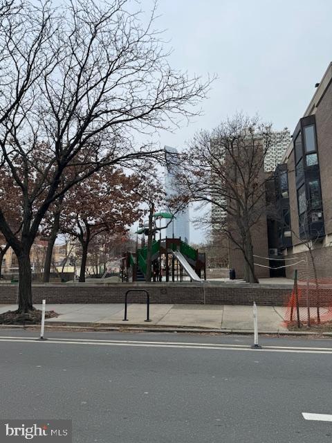 RITTENHOUSE SQUARE - Commercial Sale