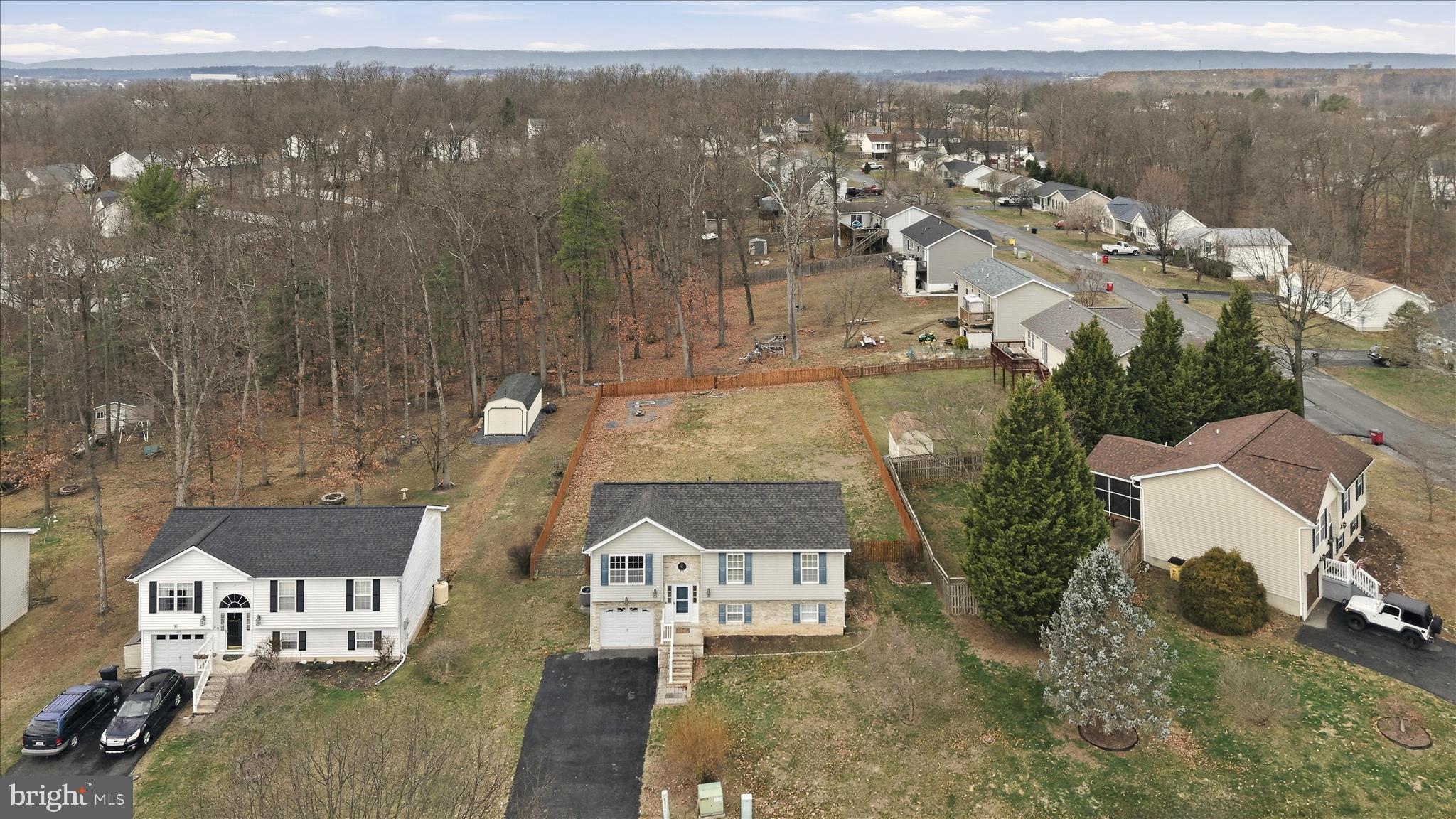 DOUGLAS OAKS - Residential